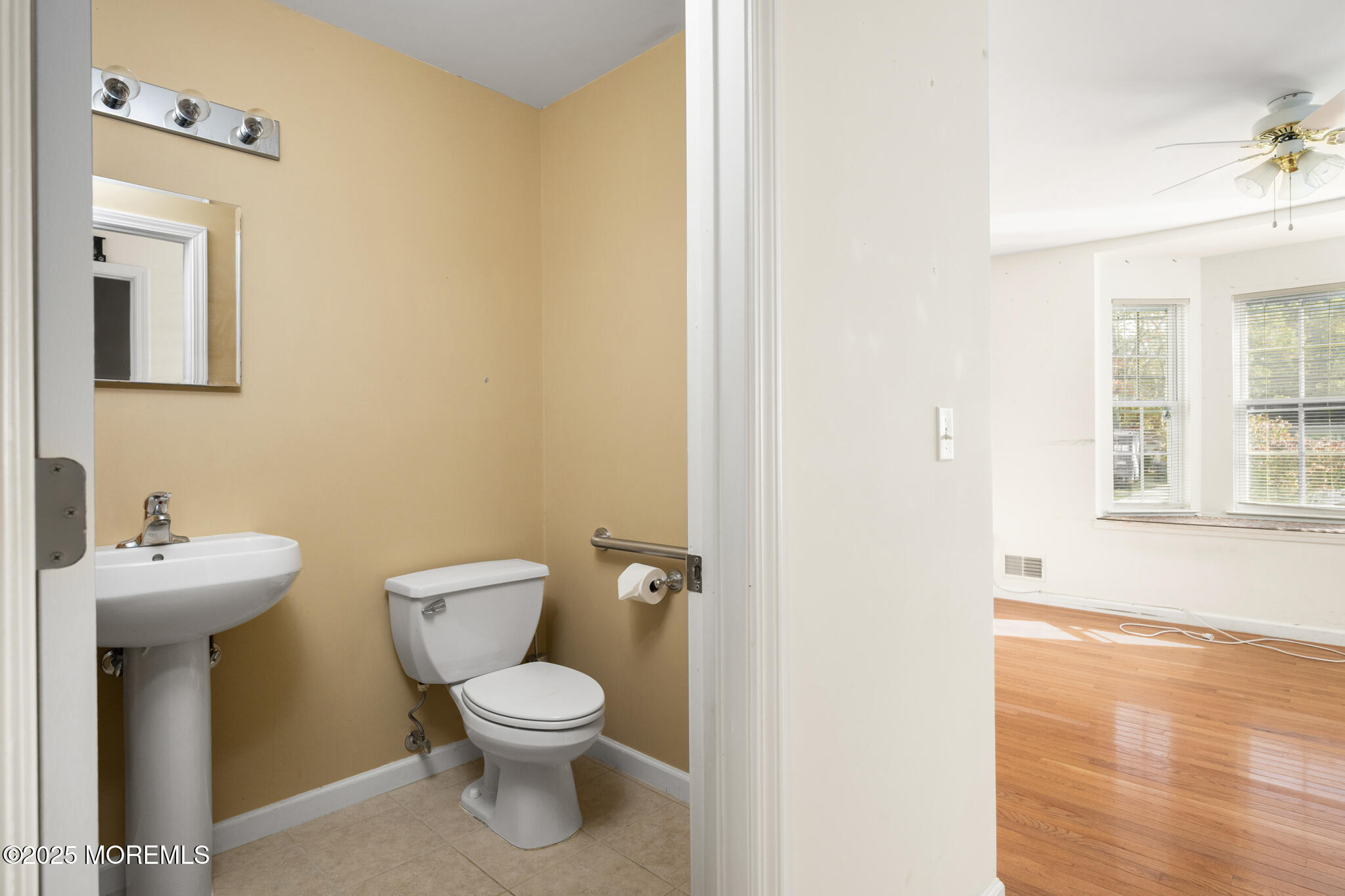 296 Neptune Drive, Manahawkin