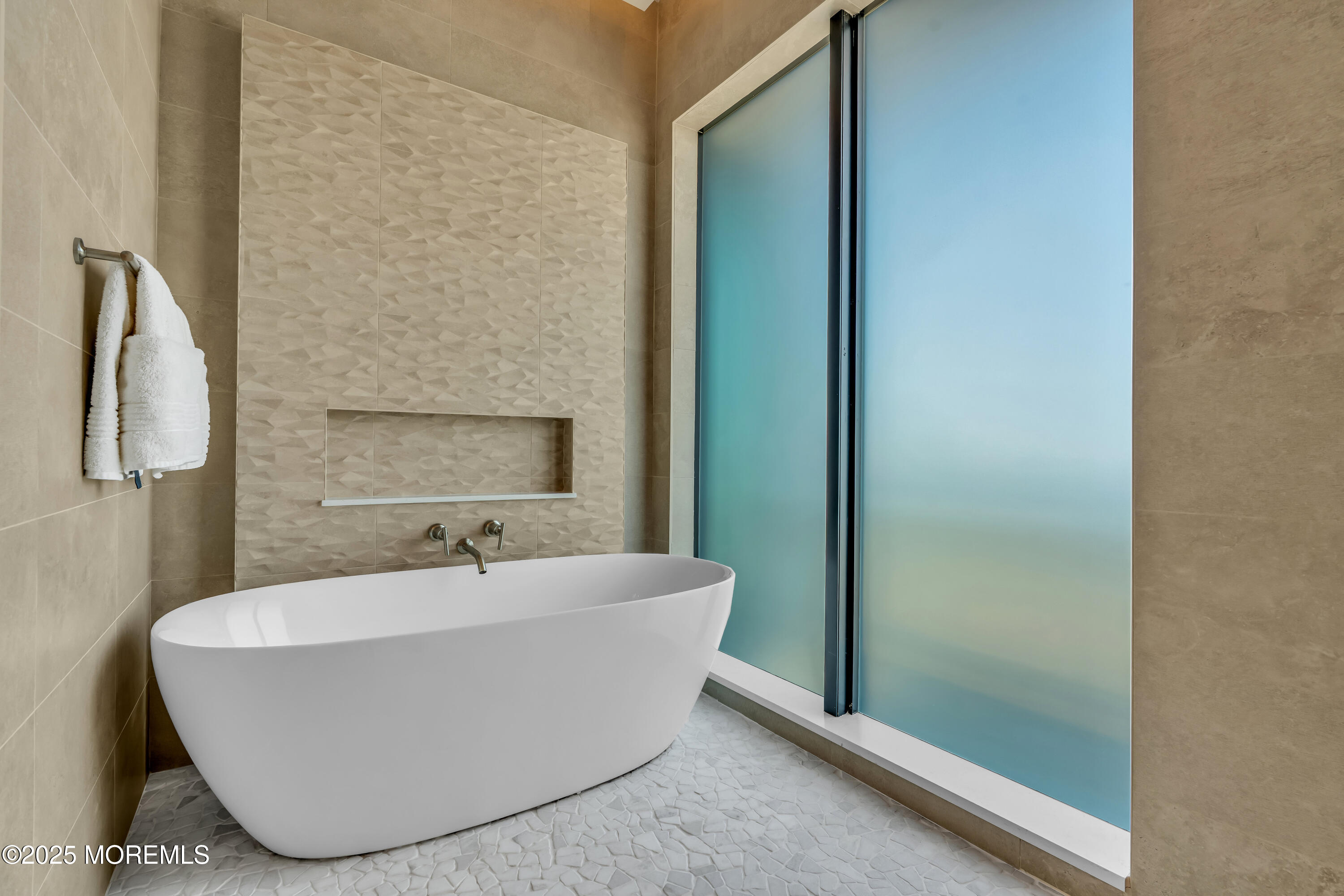 200 N Ocean Avenue 13