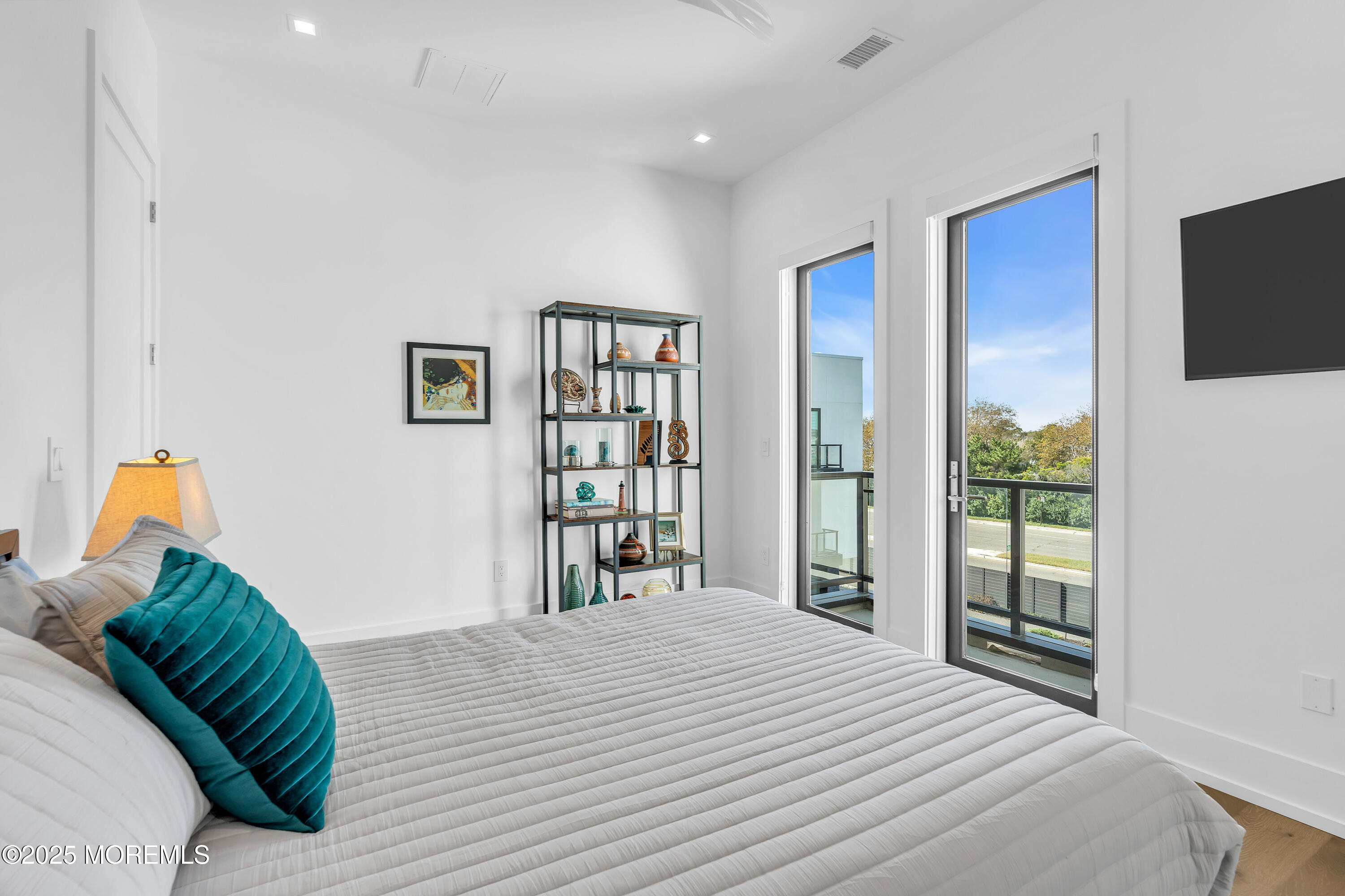 200 N Ocean Avenue 13