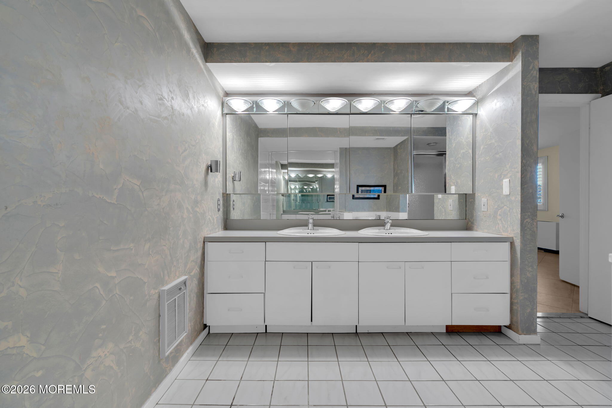 300 Ocean Avenue N 1C