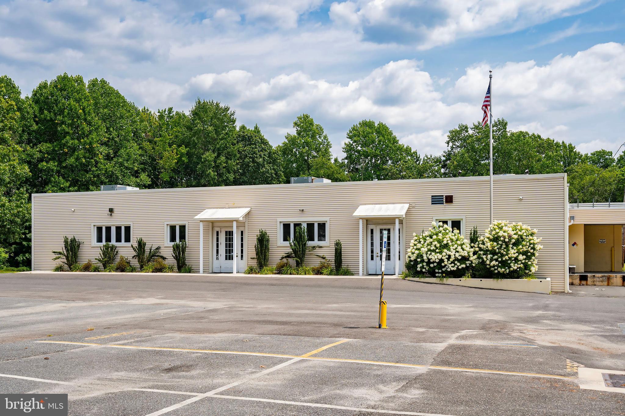 360 Fairview Ave