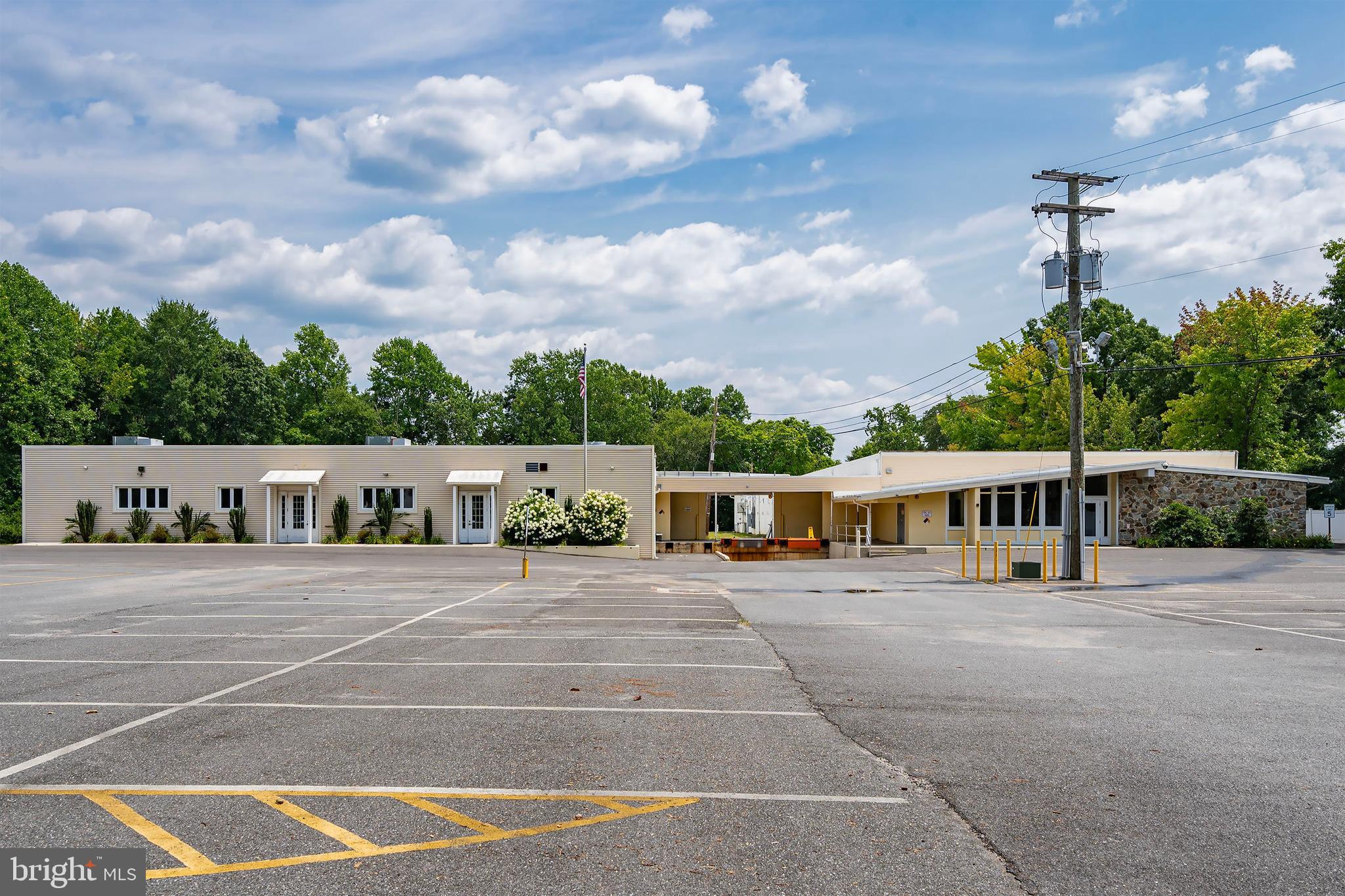 360 Fairview Ave