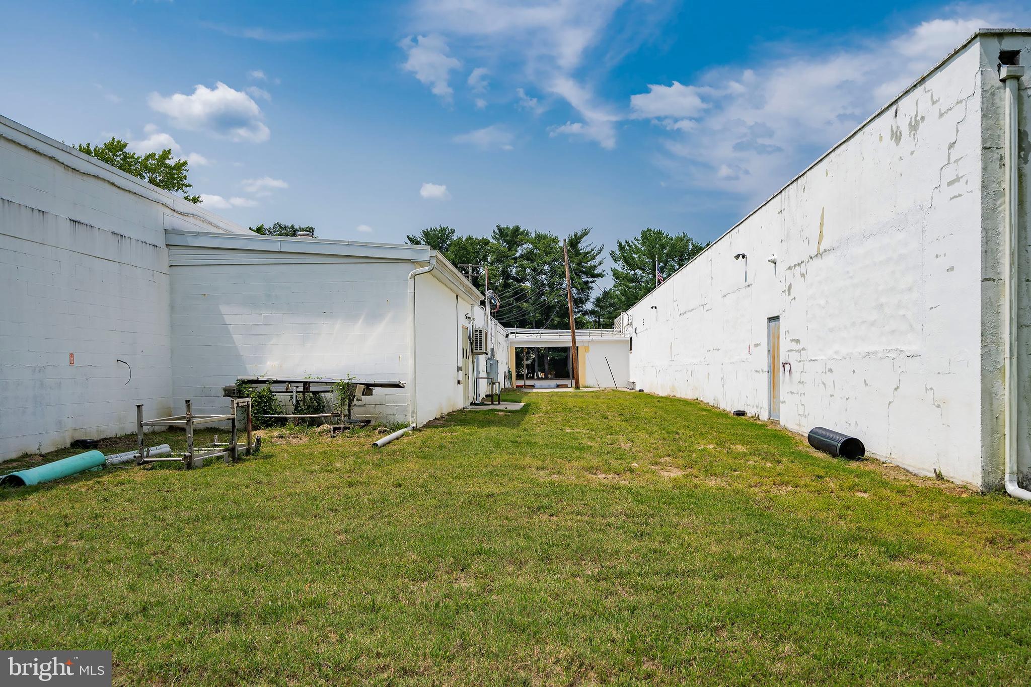 360 Fairview Ave