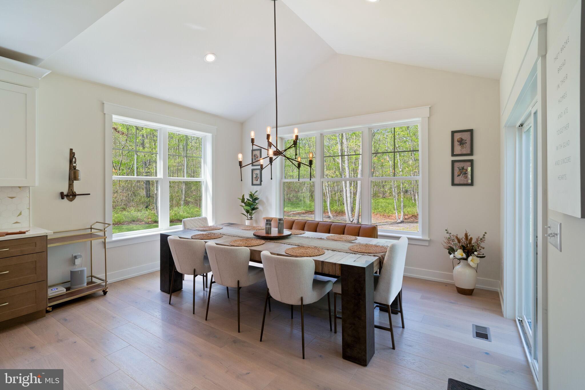 807 Curran Ct