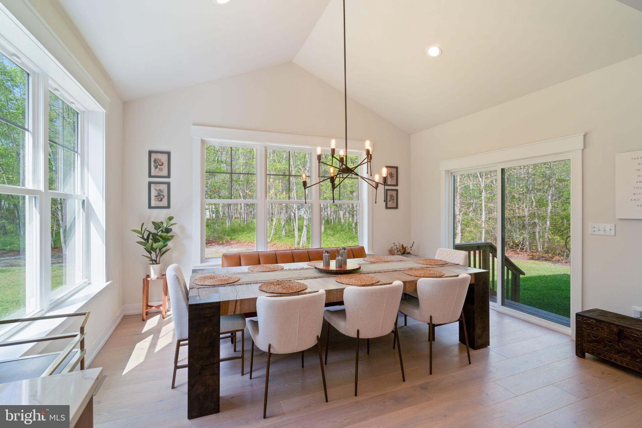 807 Curran Ct