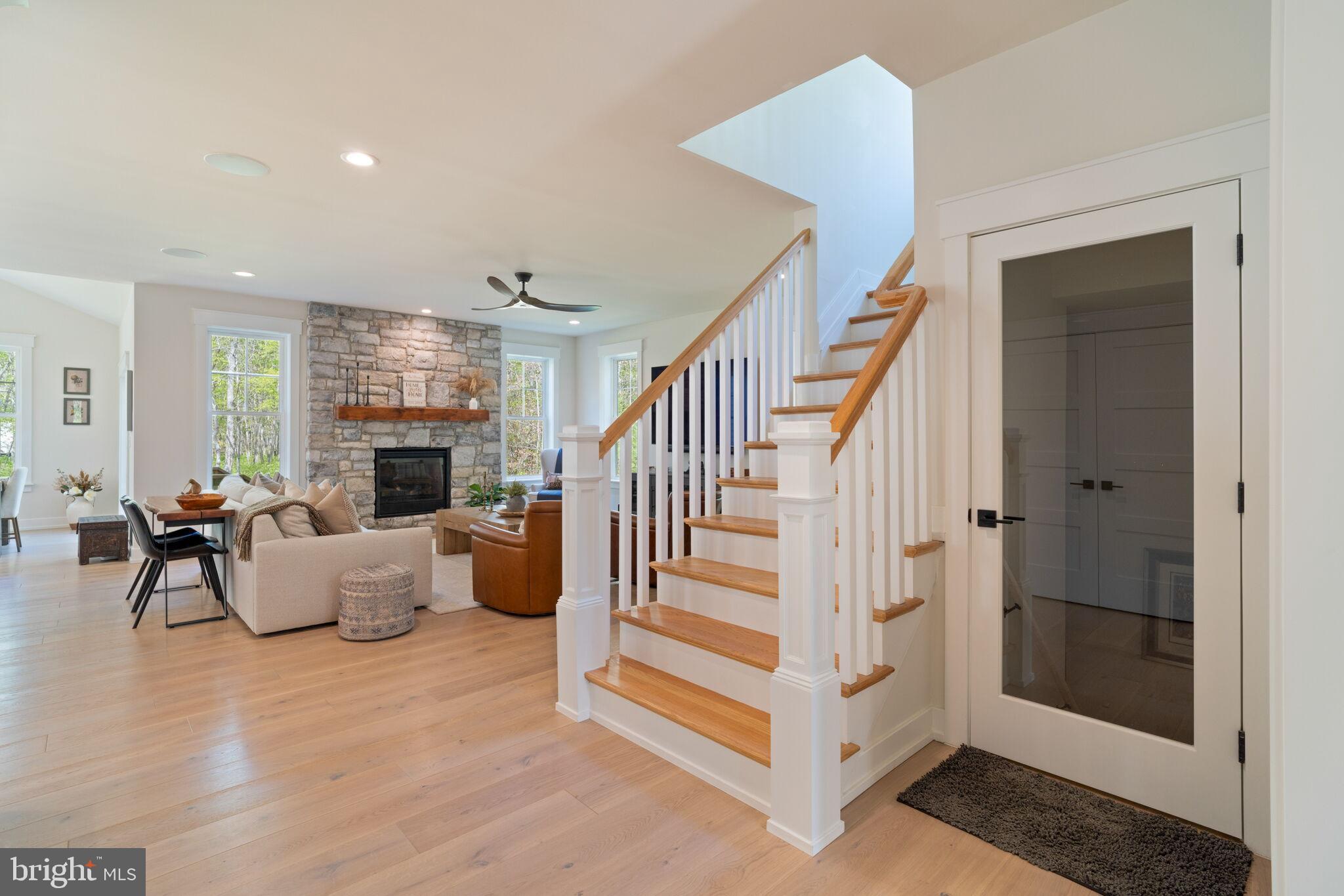 807 Curran Ct
