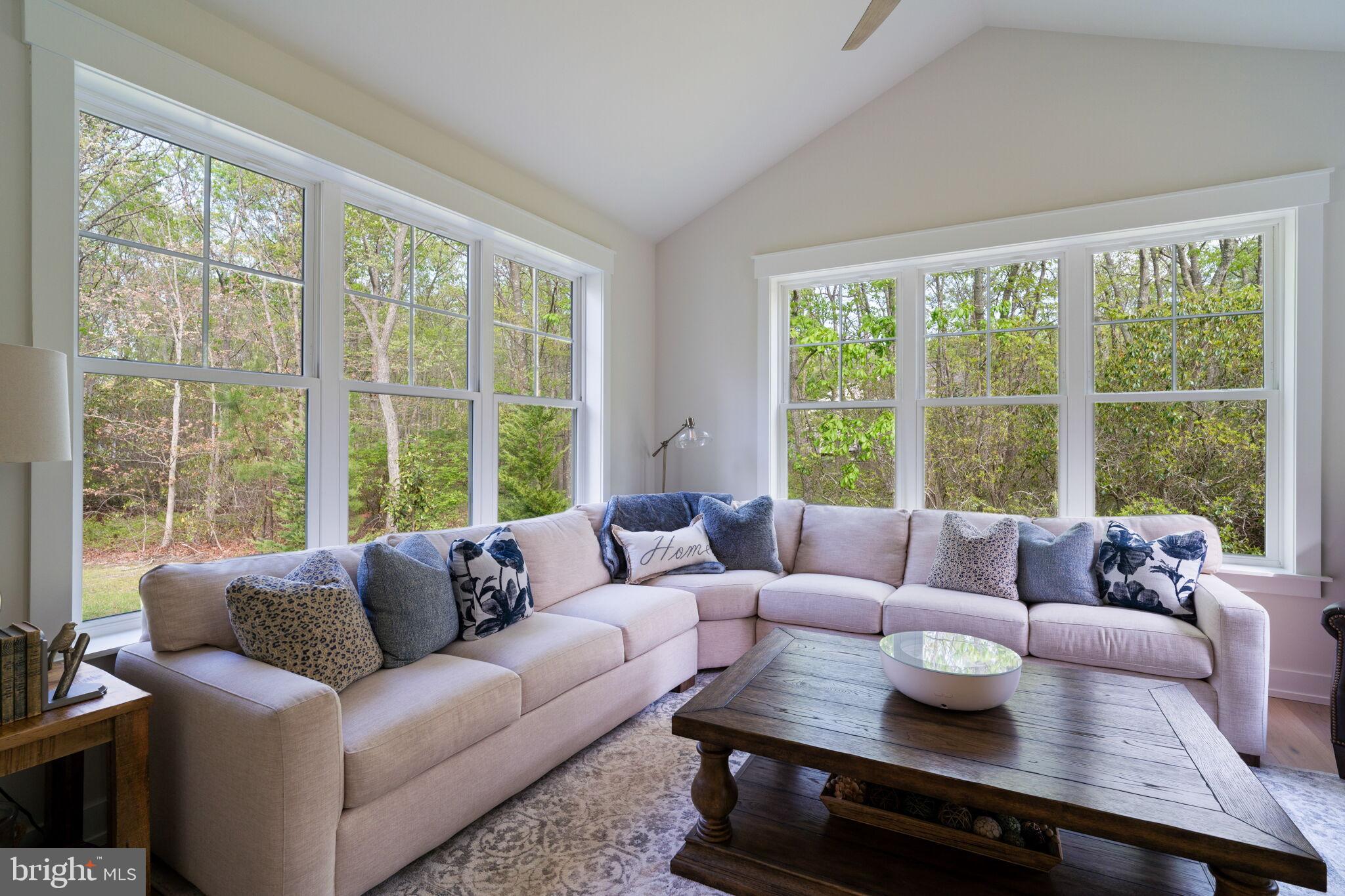 807 Curran Ct