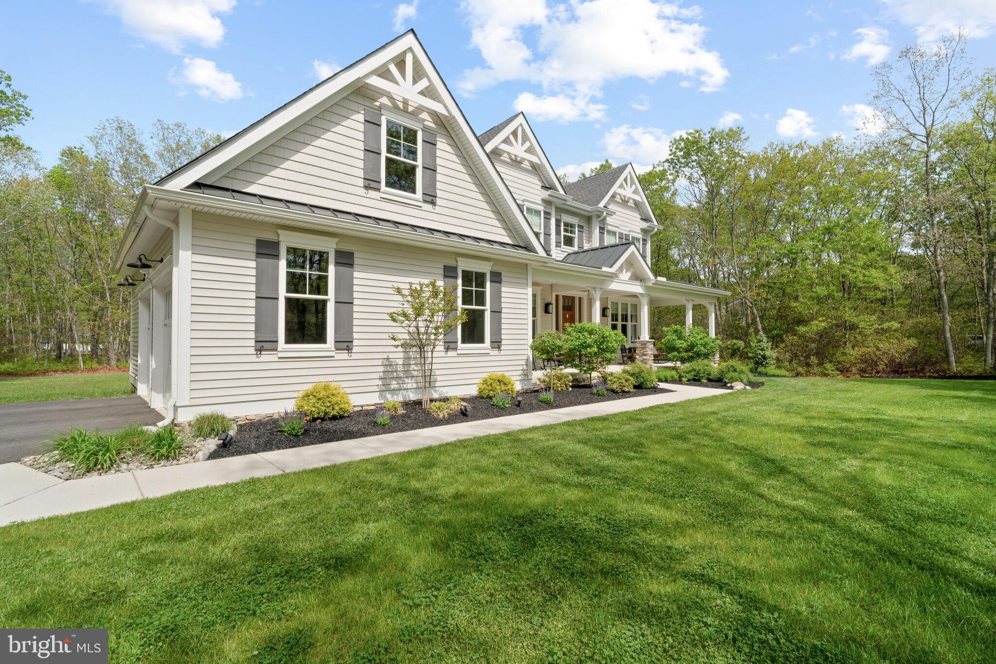 807 Curran Ct