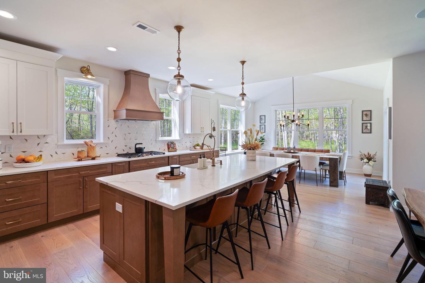 807 Curran Ct