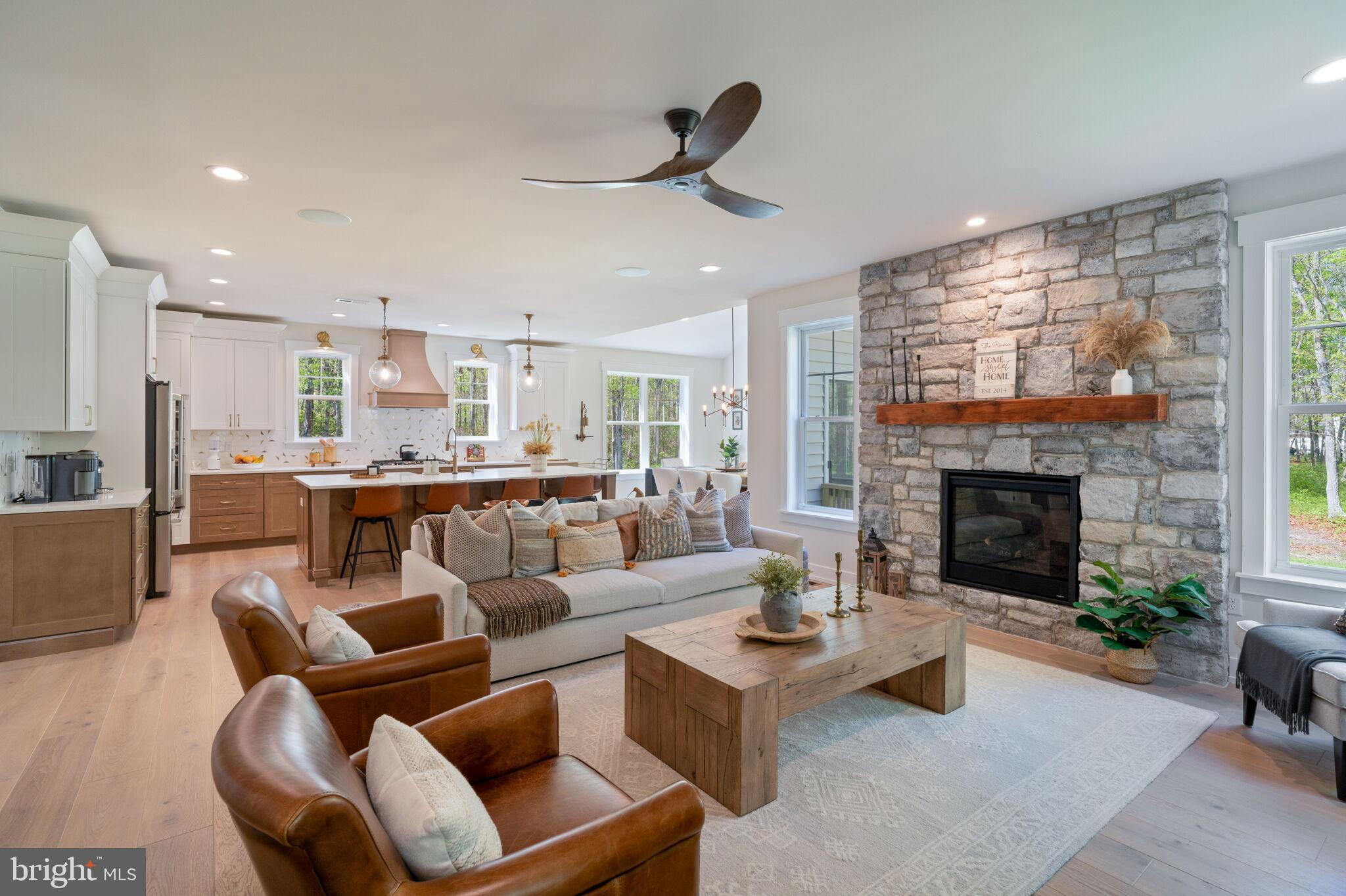 807 Curran Ct
