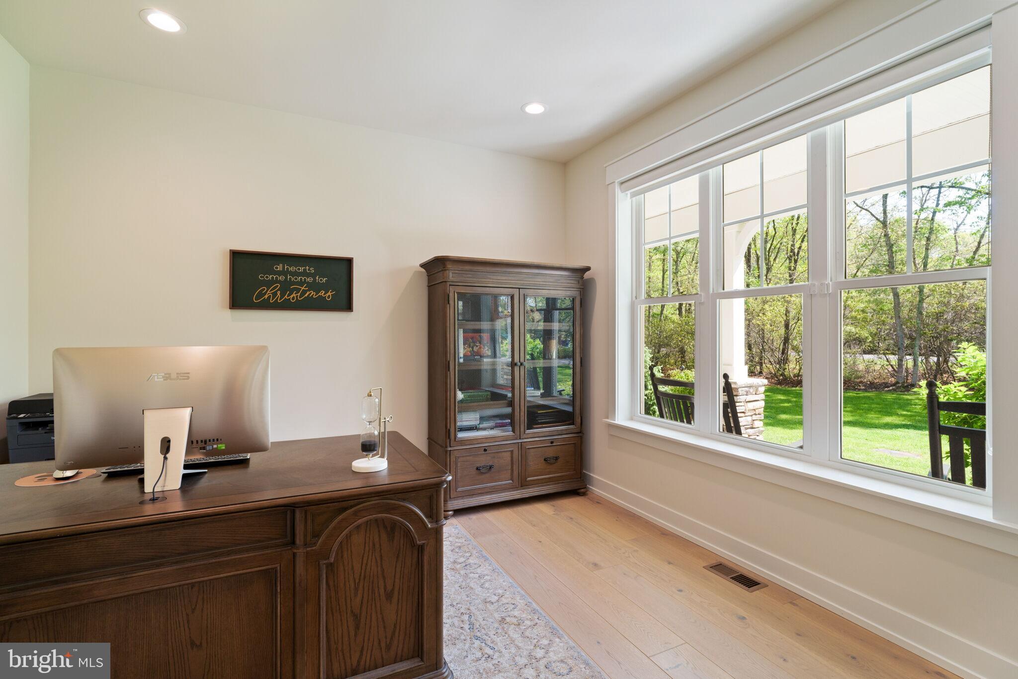 807 Curran Ct