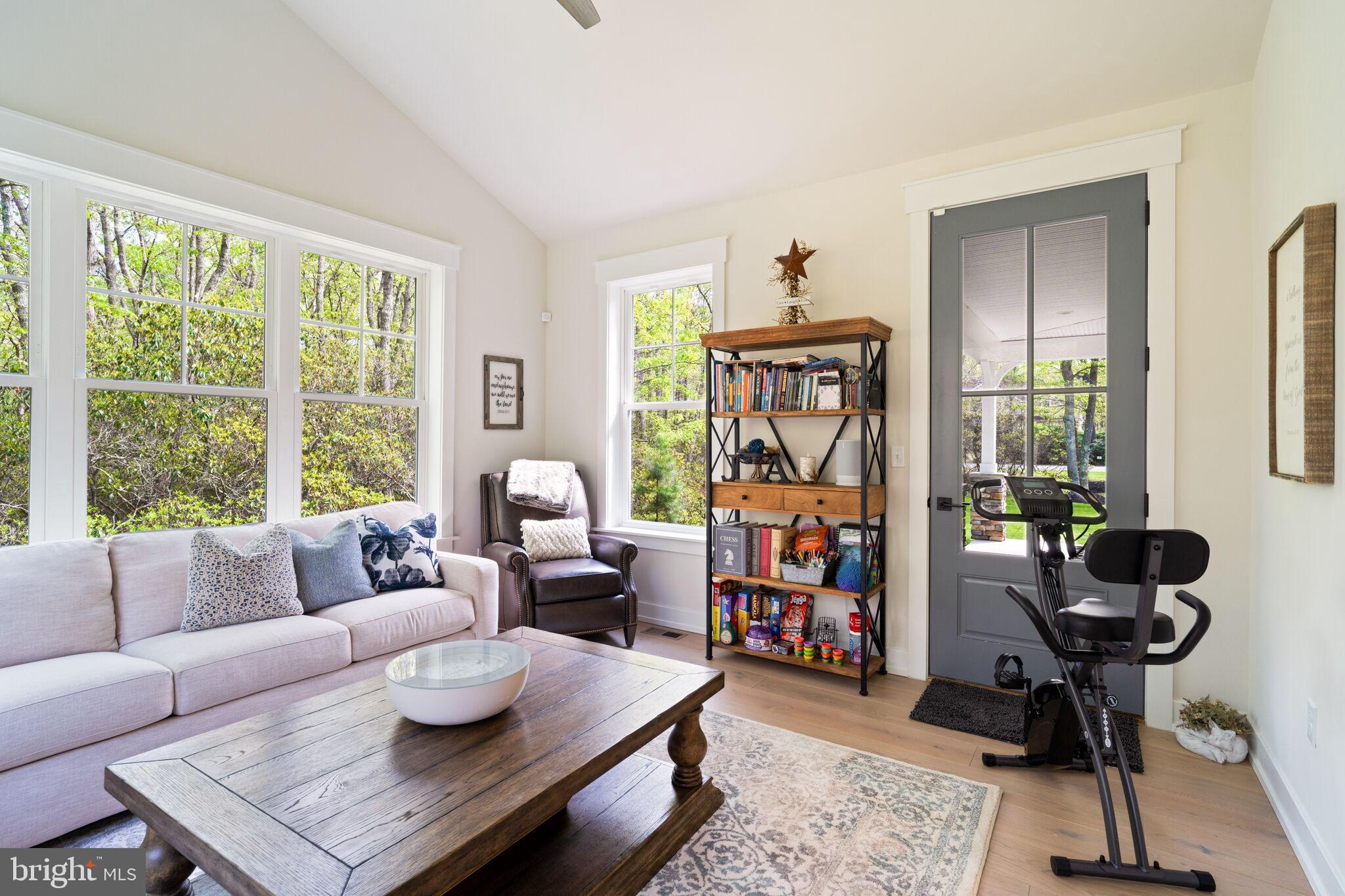 807 Curran Ct
