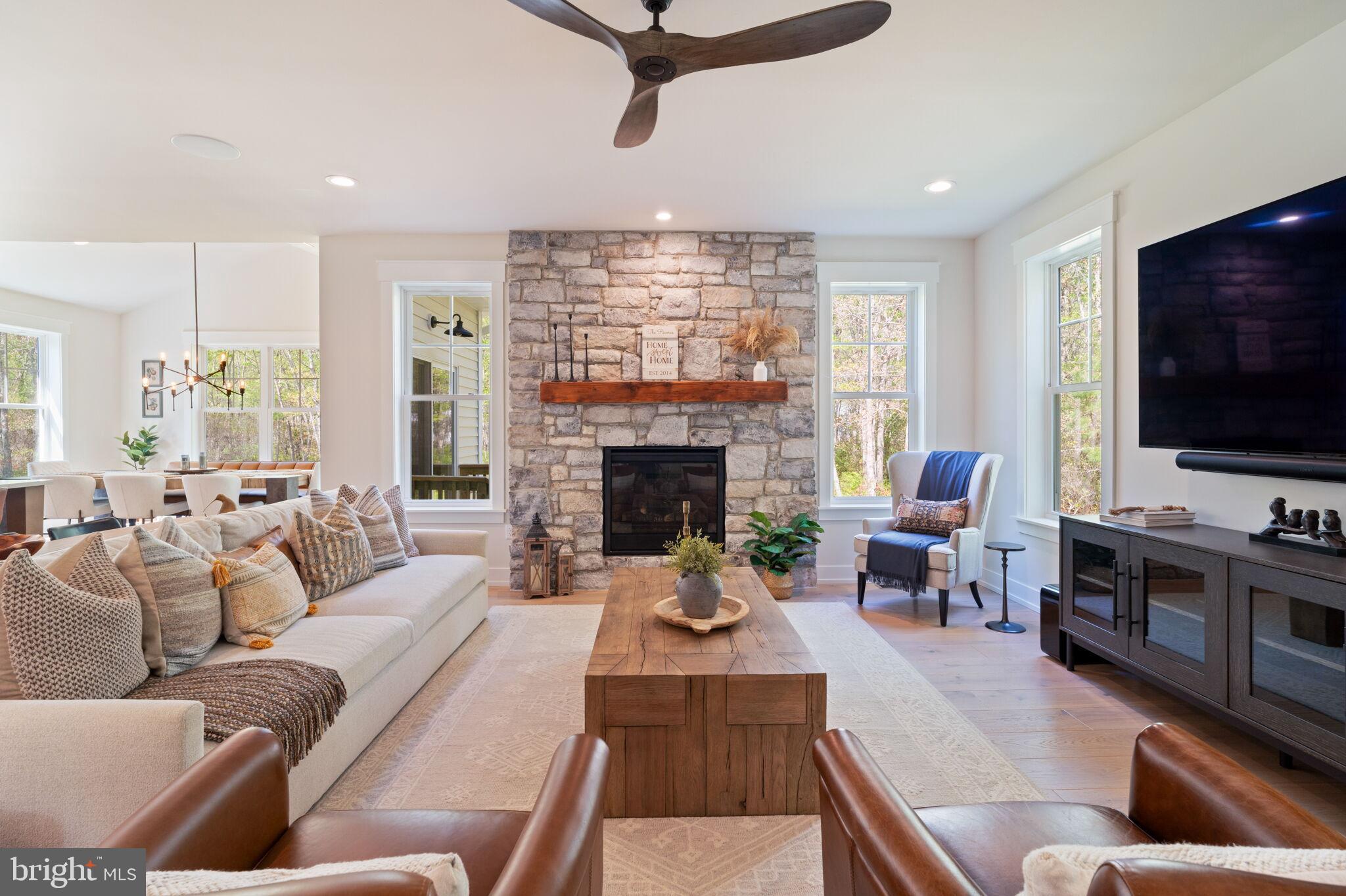807 Curran Ct