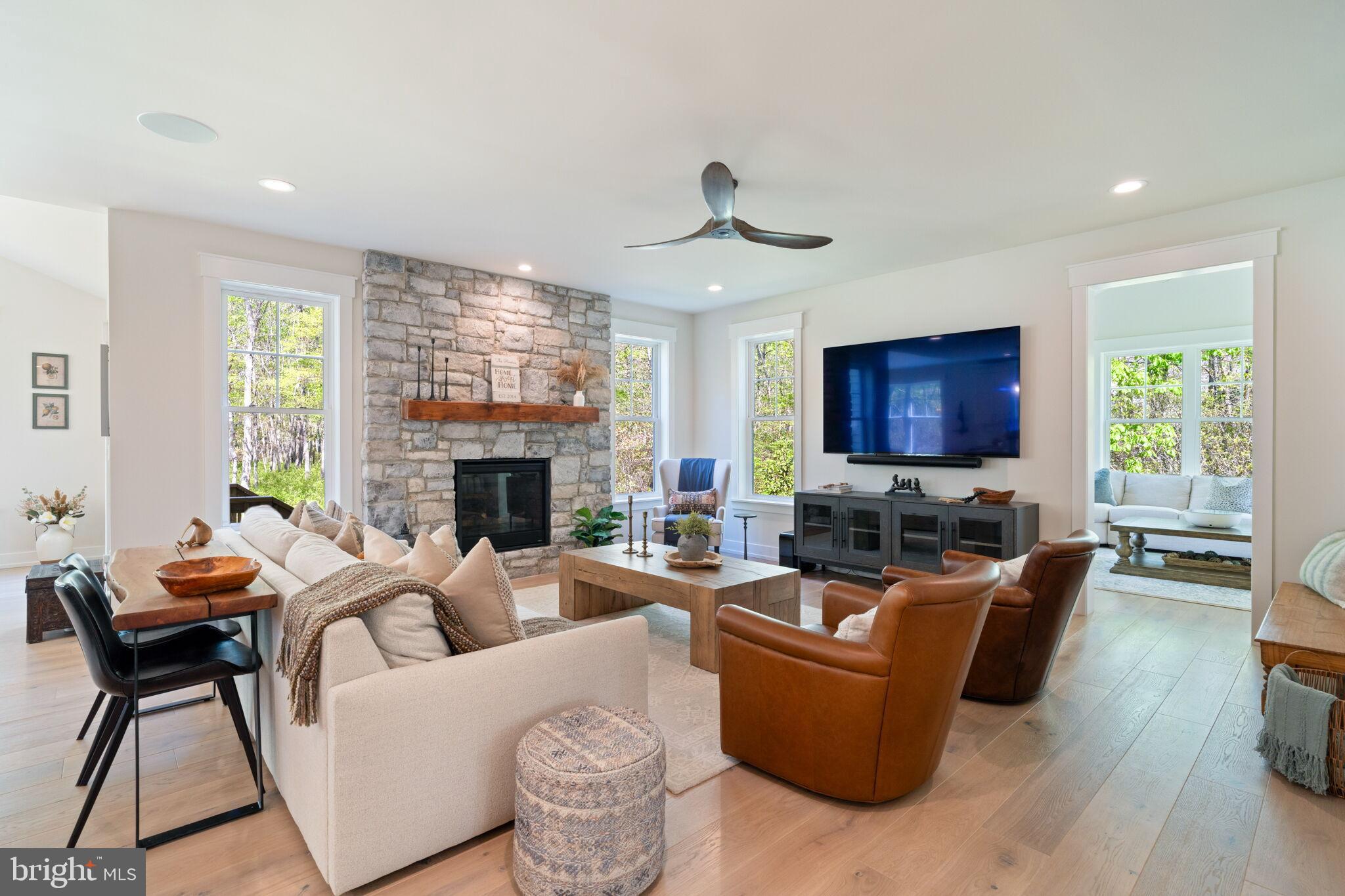 807 Curran Ct