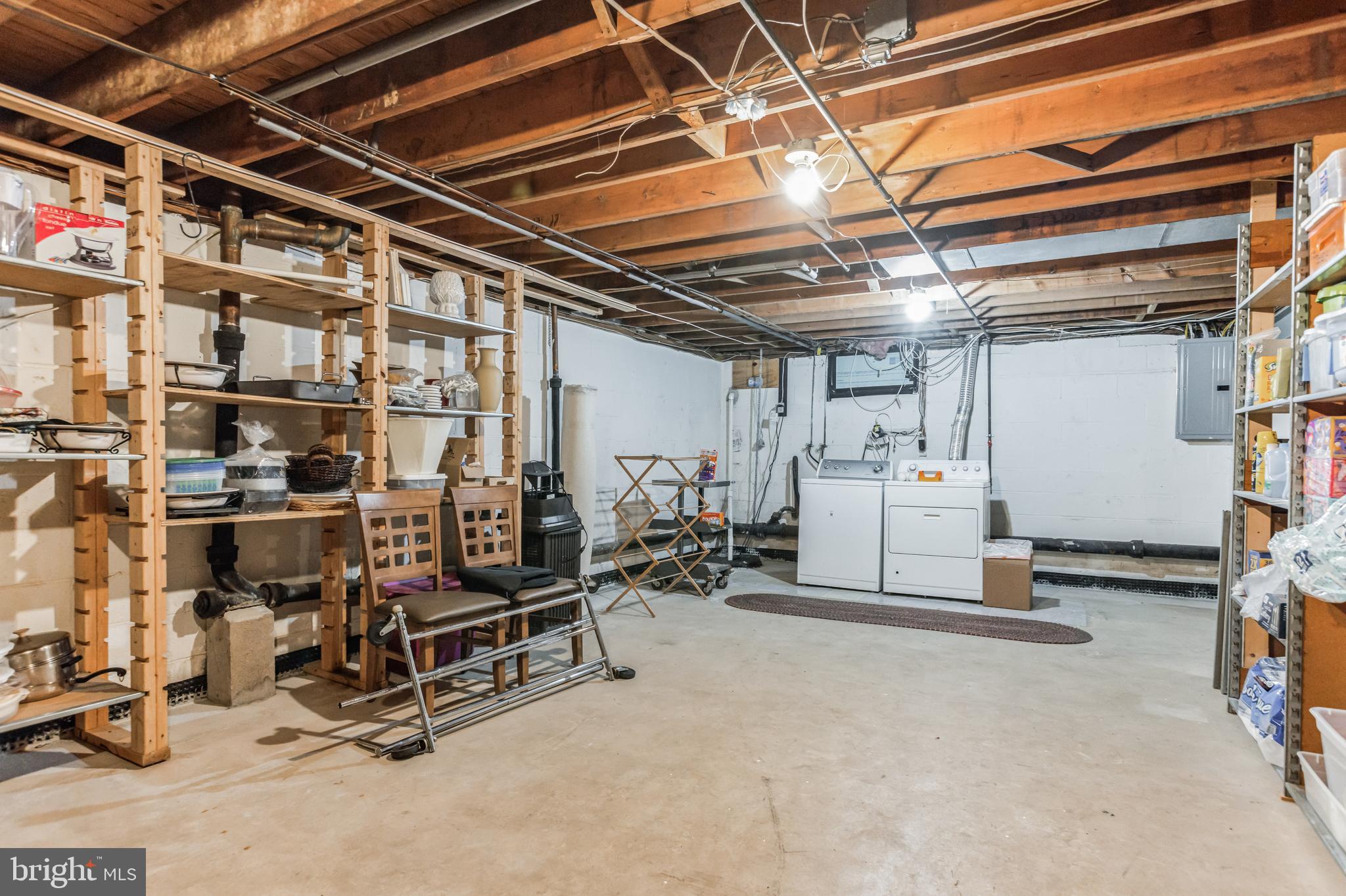 216 Douglass Ct