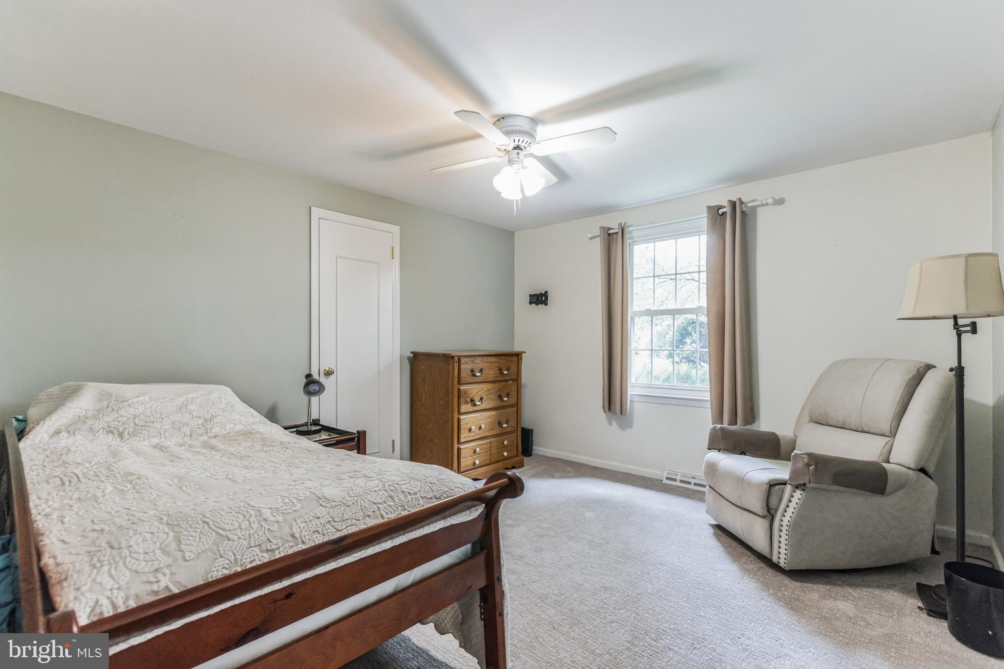 216 Douglass Ct