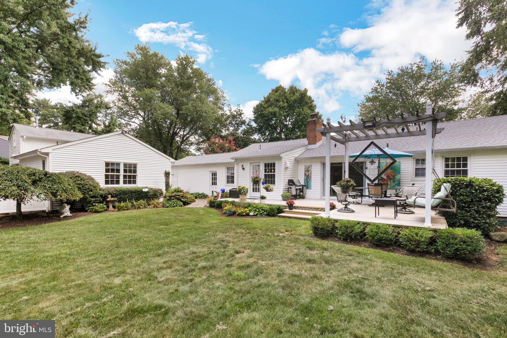 216 Douglass Ct