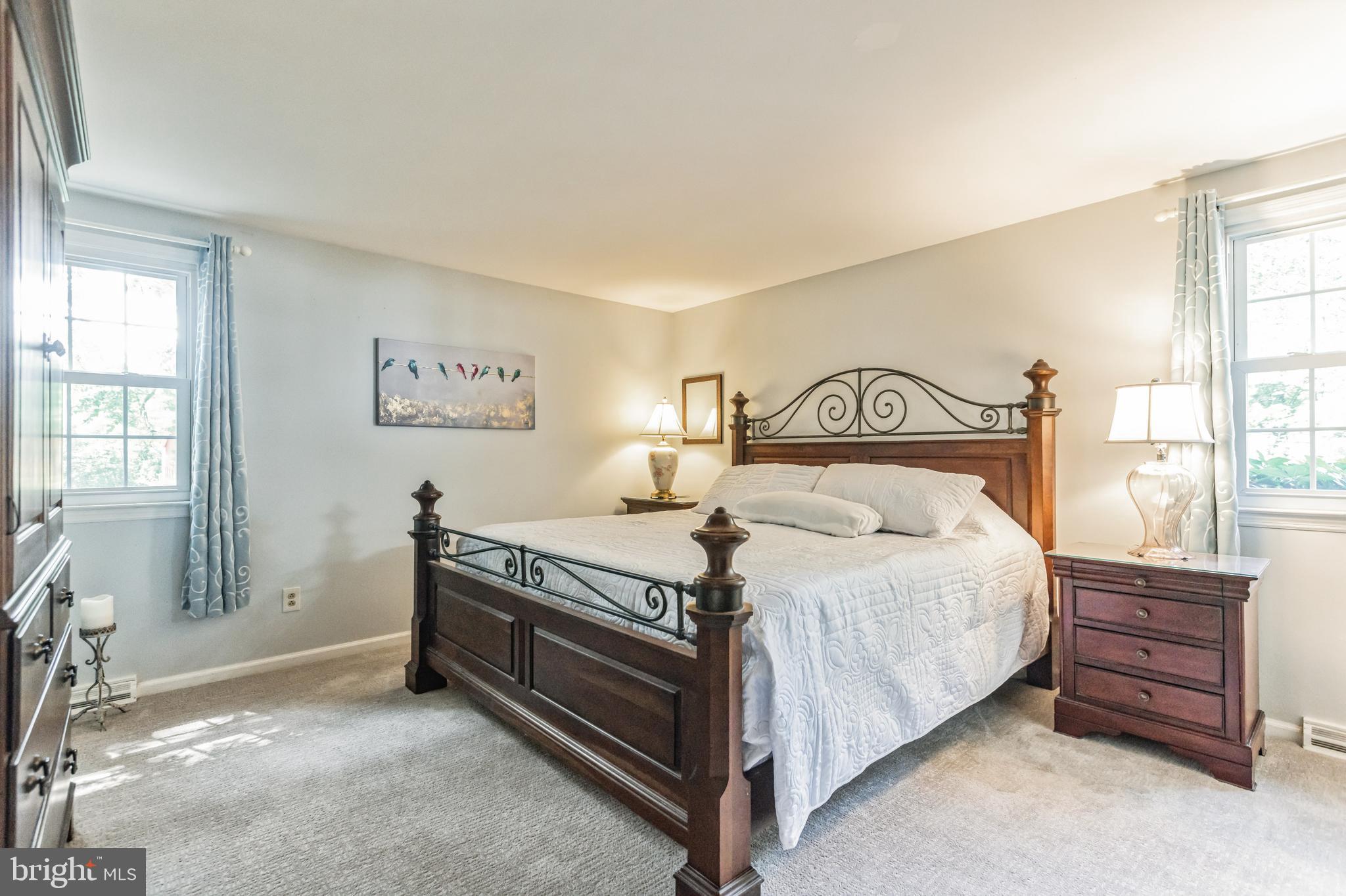216 Douglass Ct