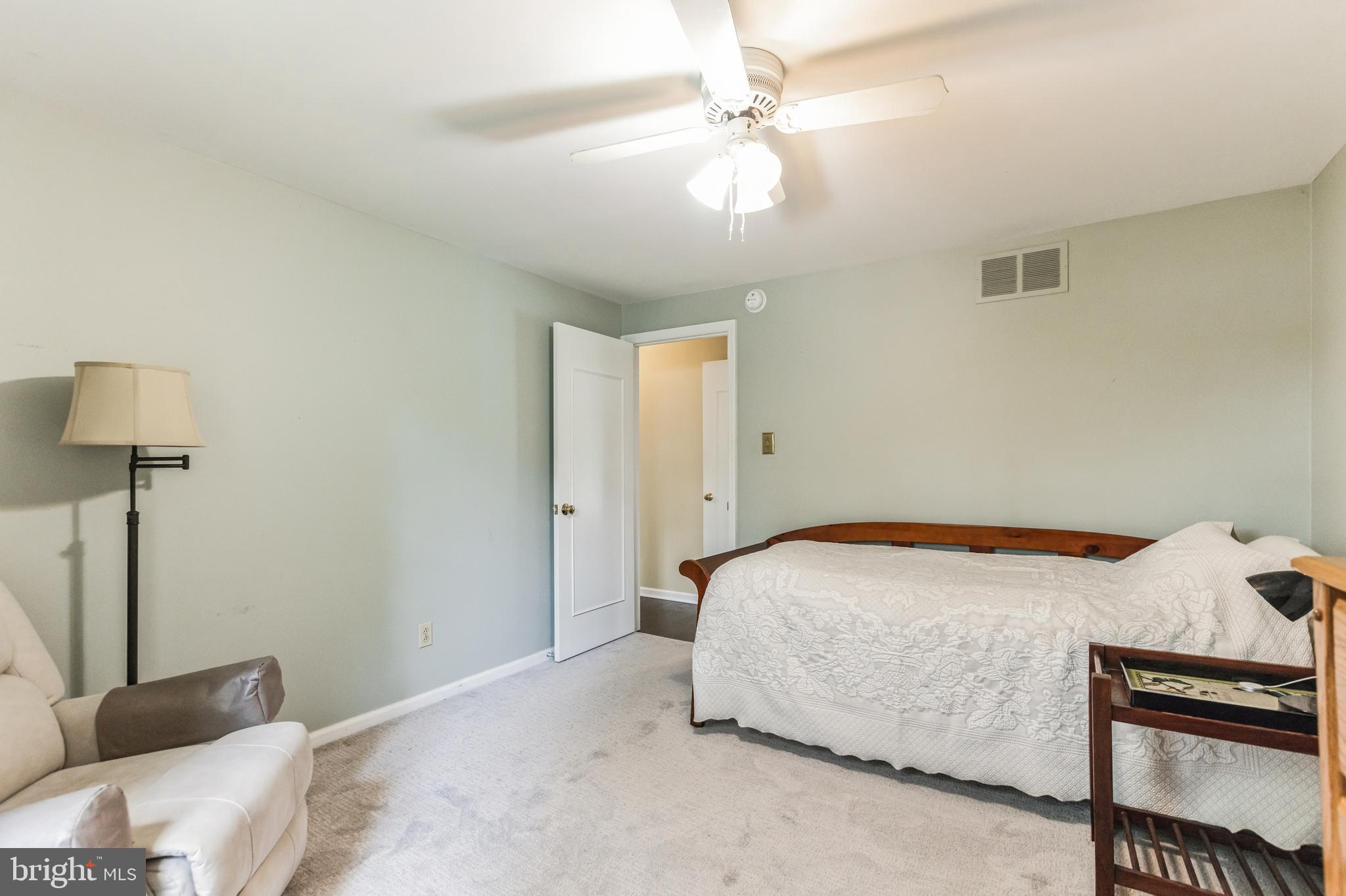 216 Douglass Ct