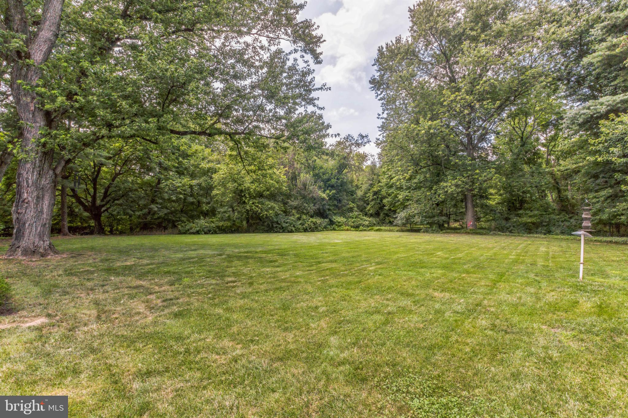 216 Douglass Ct