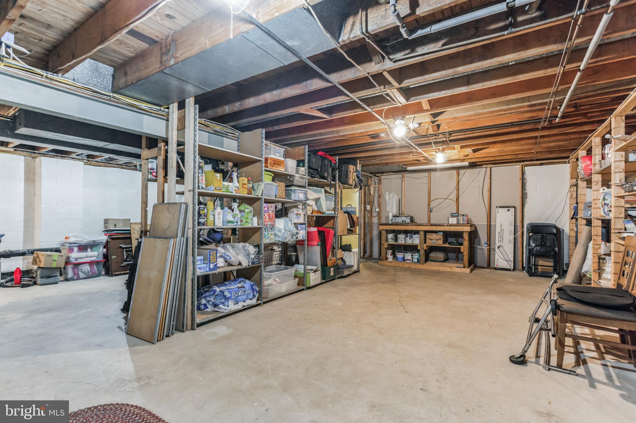 216 Douglass Ct