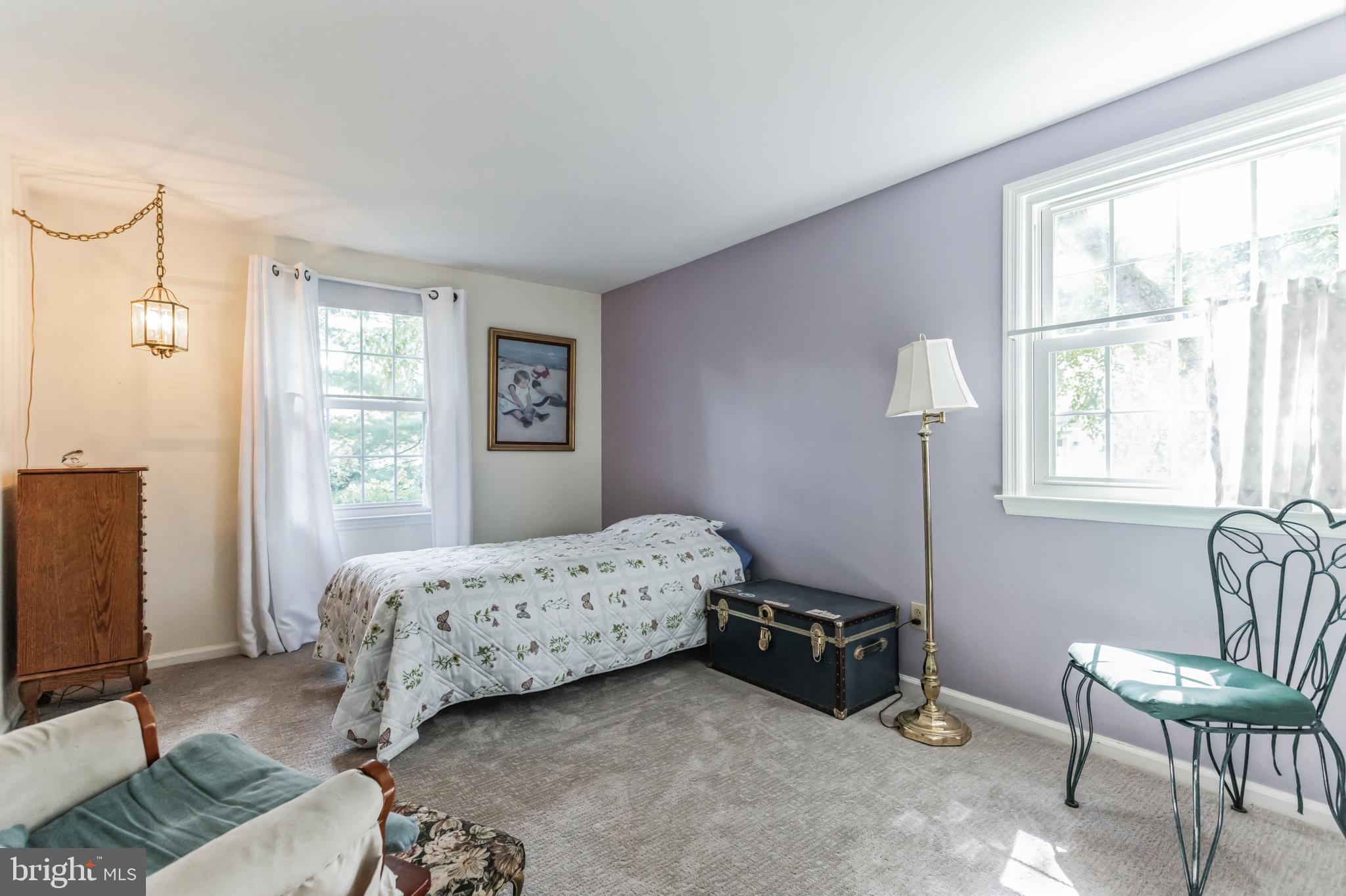216 Douglass Ct