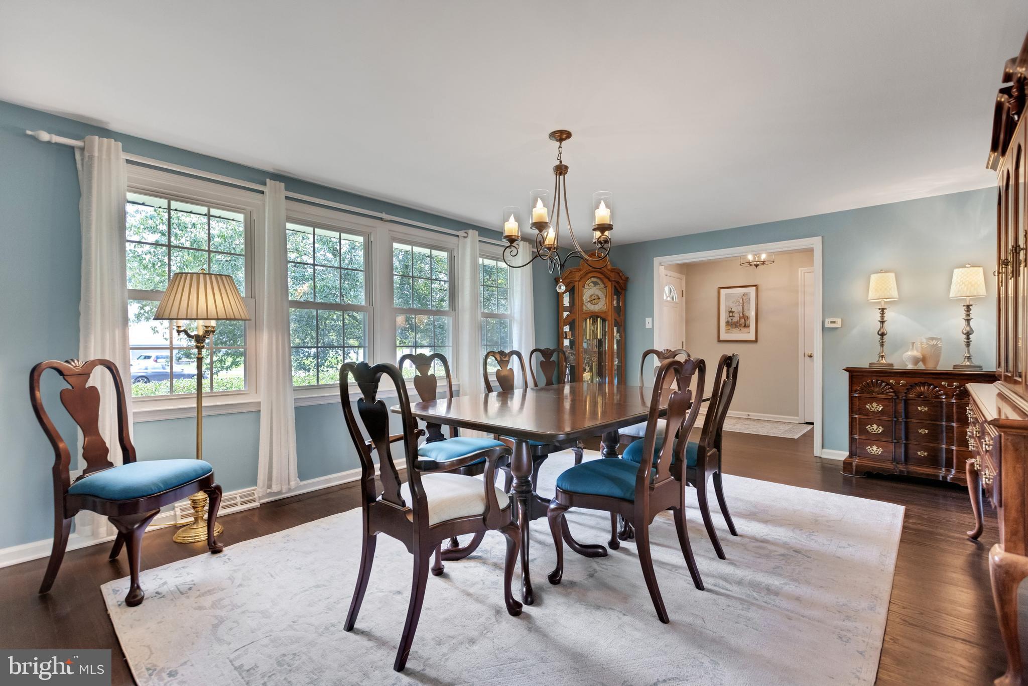 216 Douglass Ct
