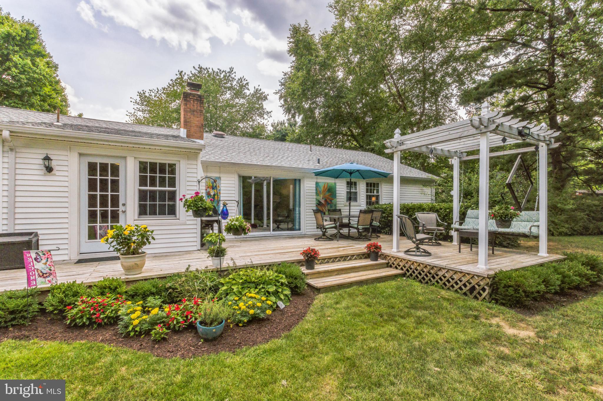 216 Douglass Ct