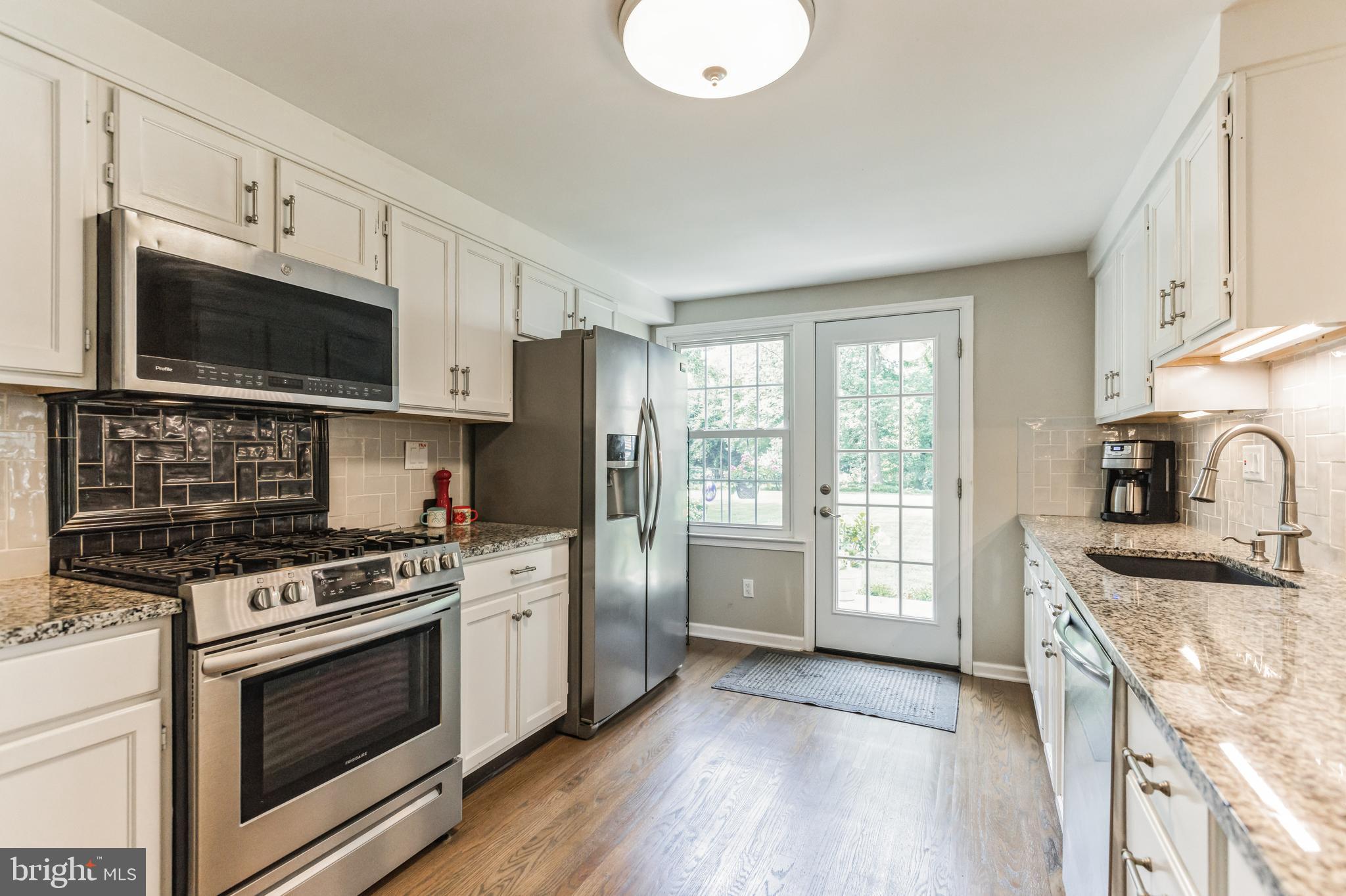 216 Douglass Ct