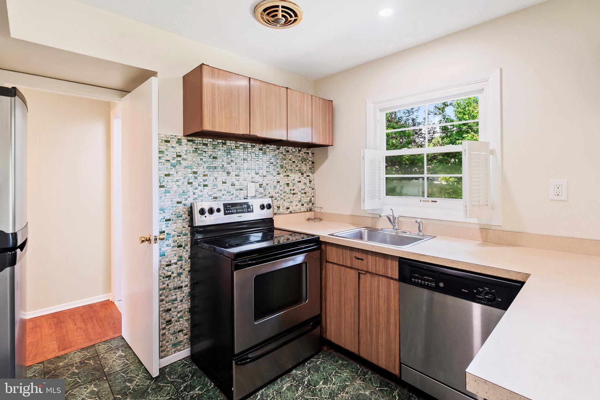 45 Deborah Ln