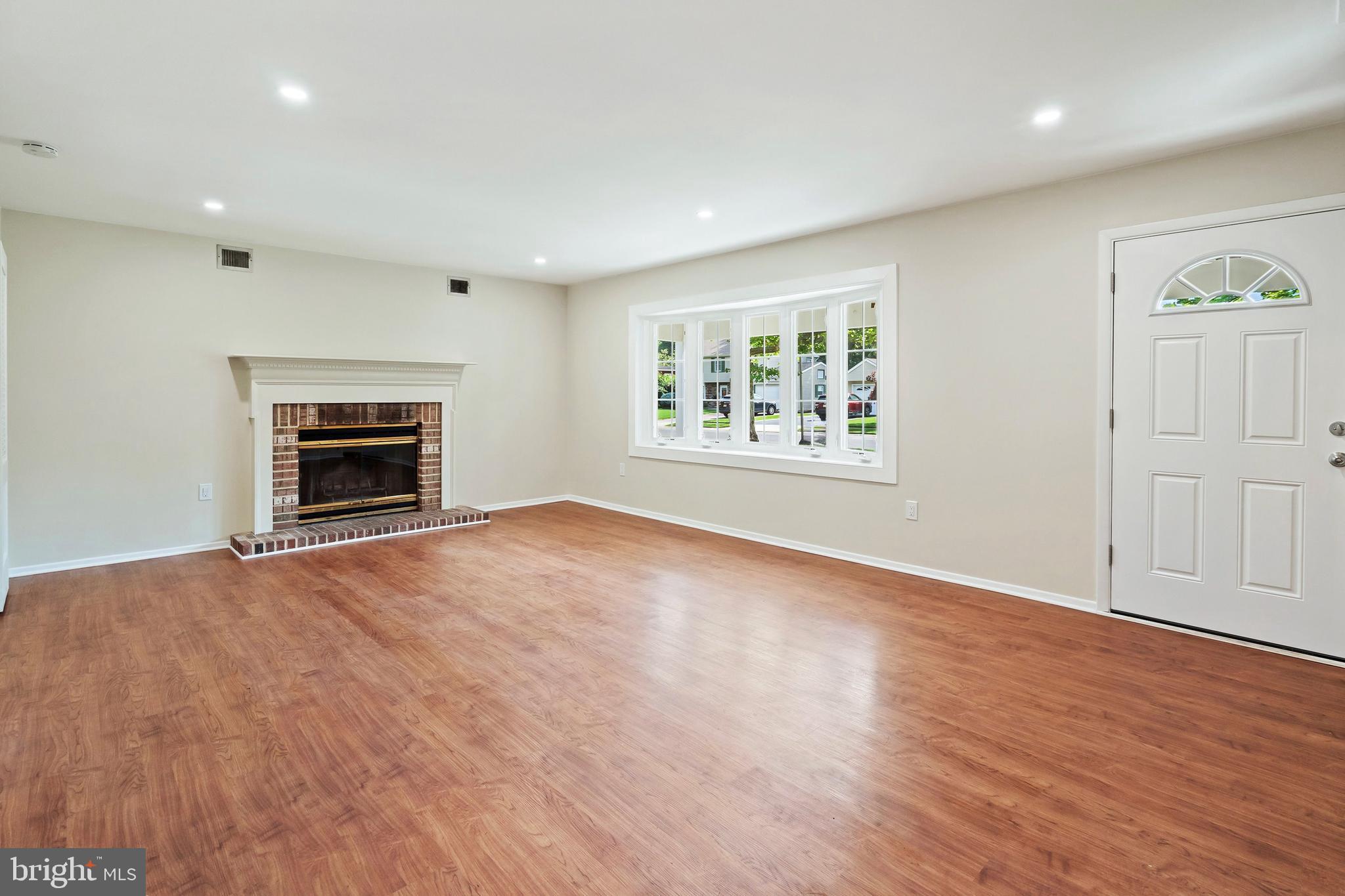 45 Deborah Ln