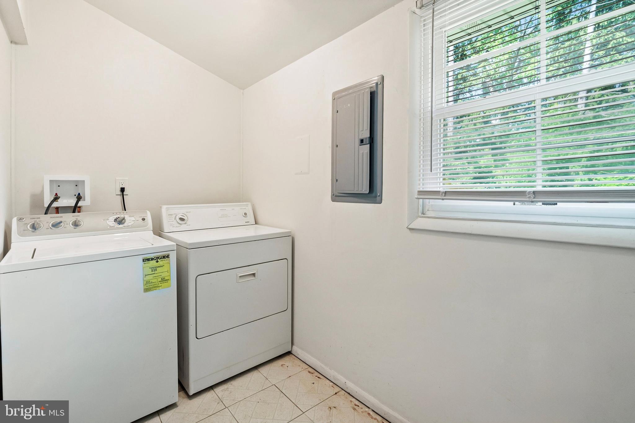 45 Deborah Ln