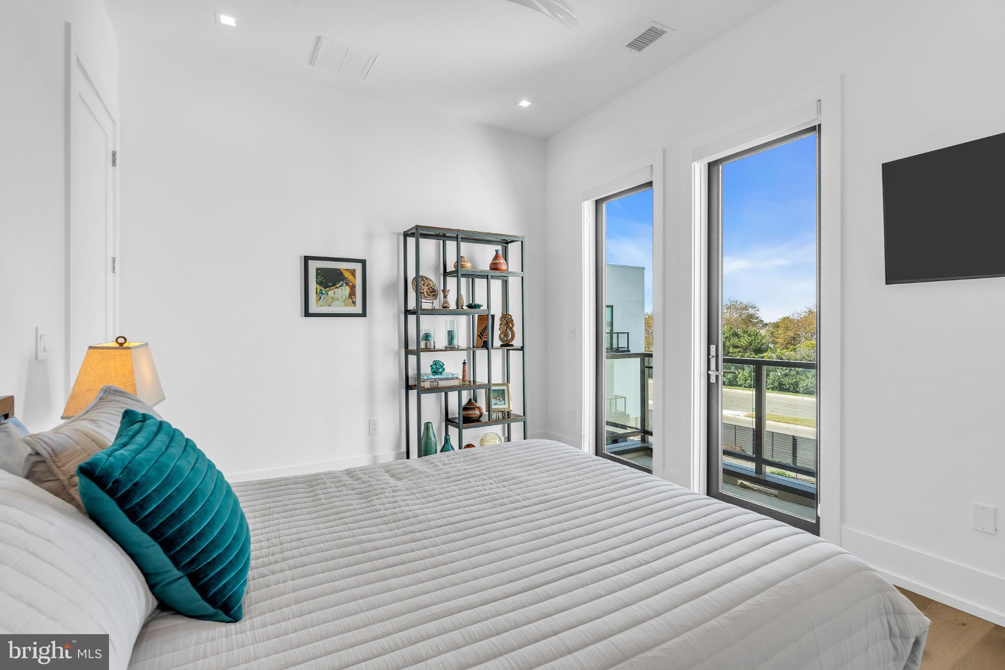 200 OCEAN AVENUE N 13