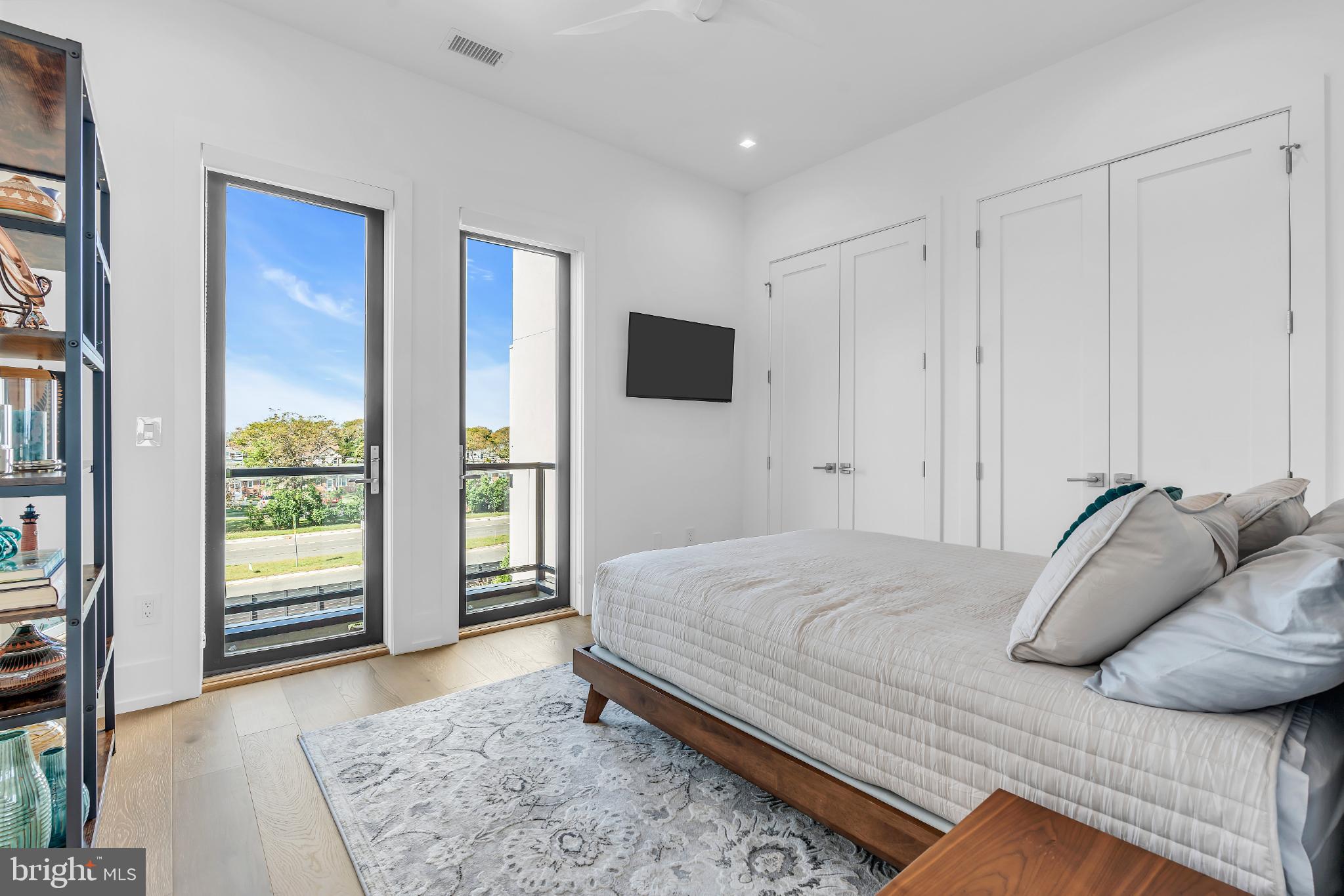 200 OCEAN AVENUE N 13