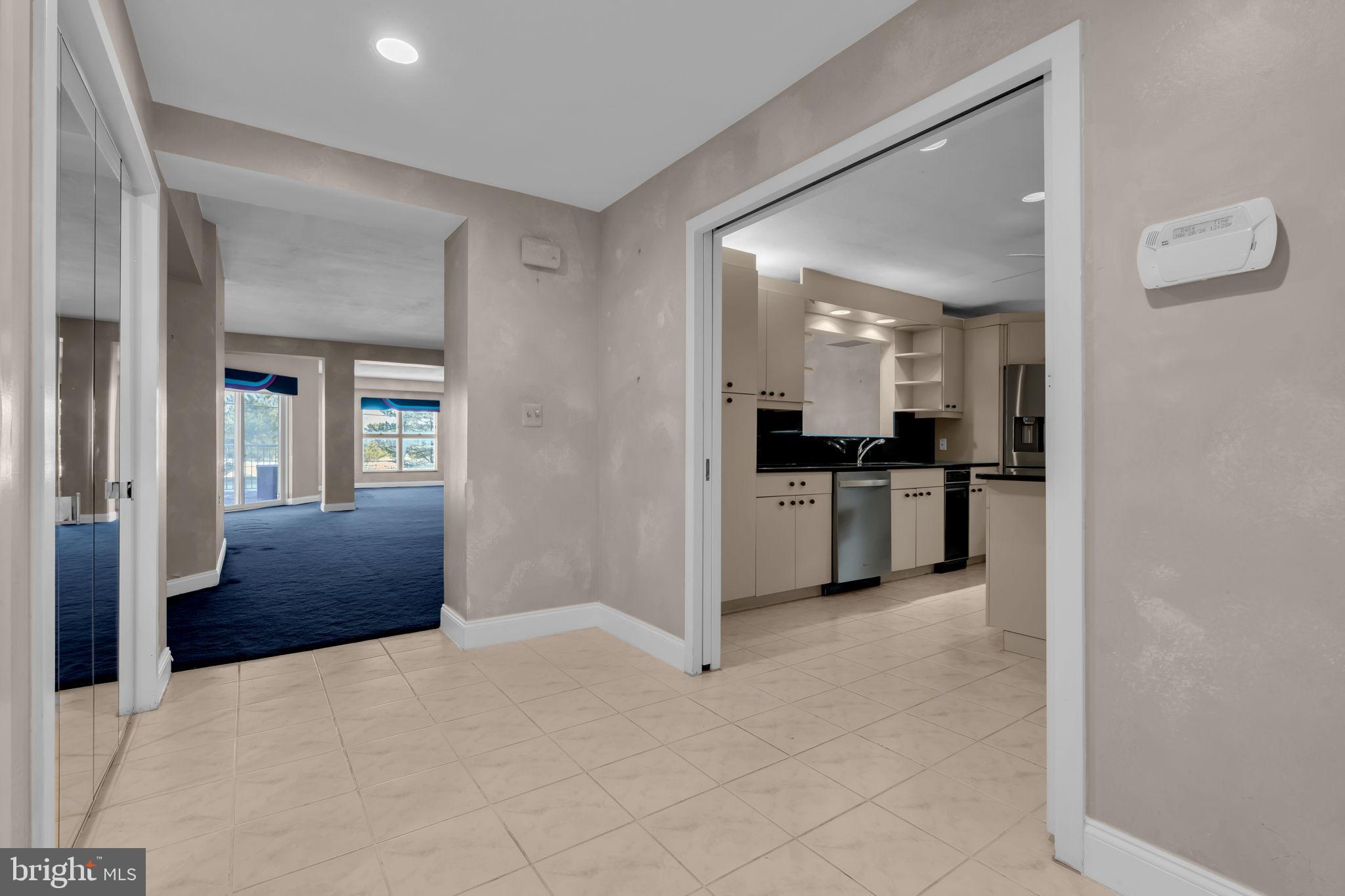 300 OCEAN AVENUE N 1C