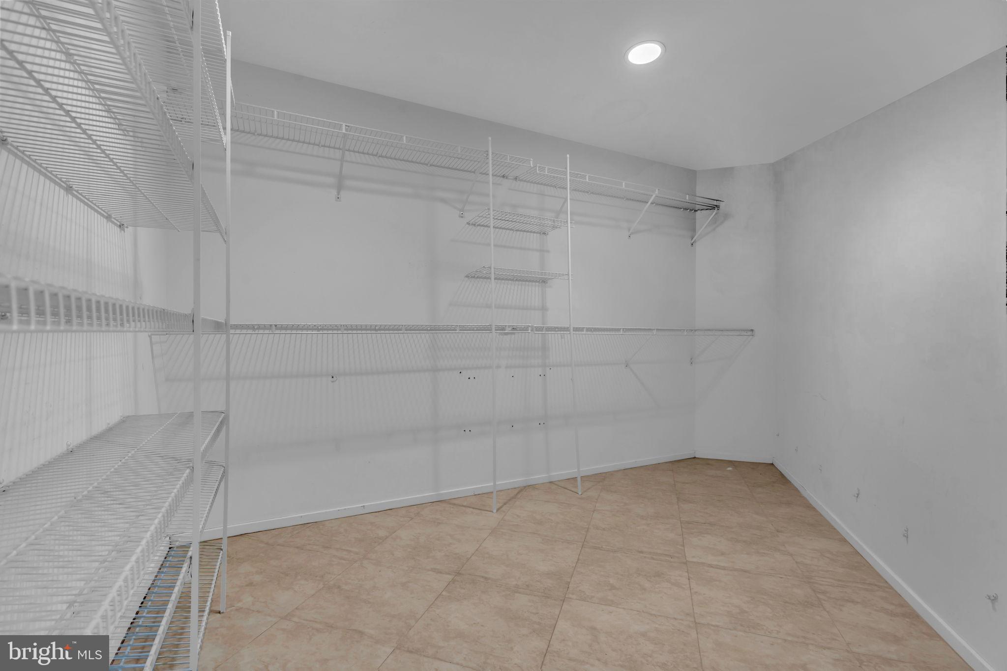 300 OCEAN AVENUE N 1C