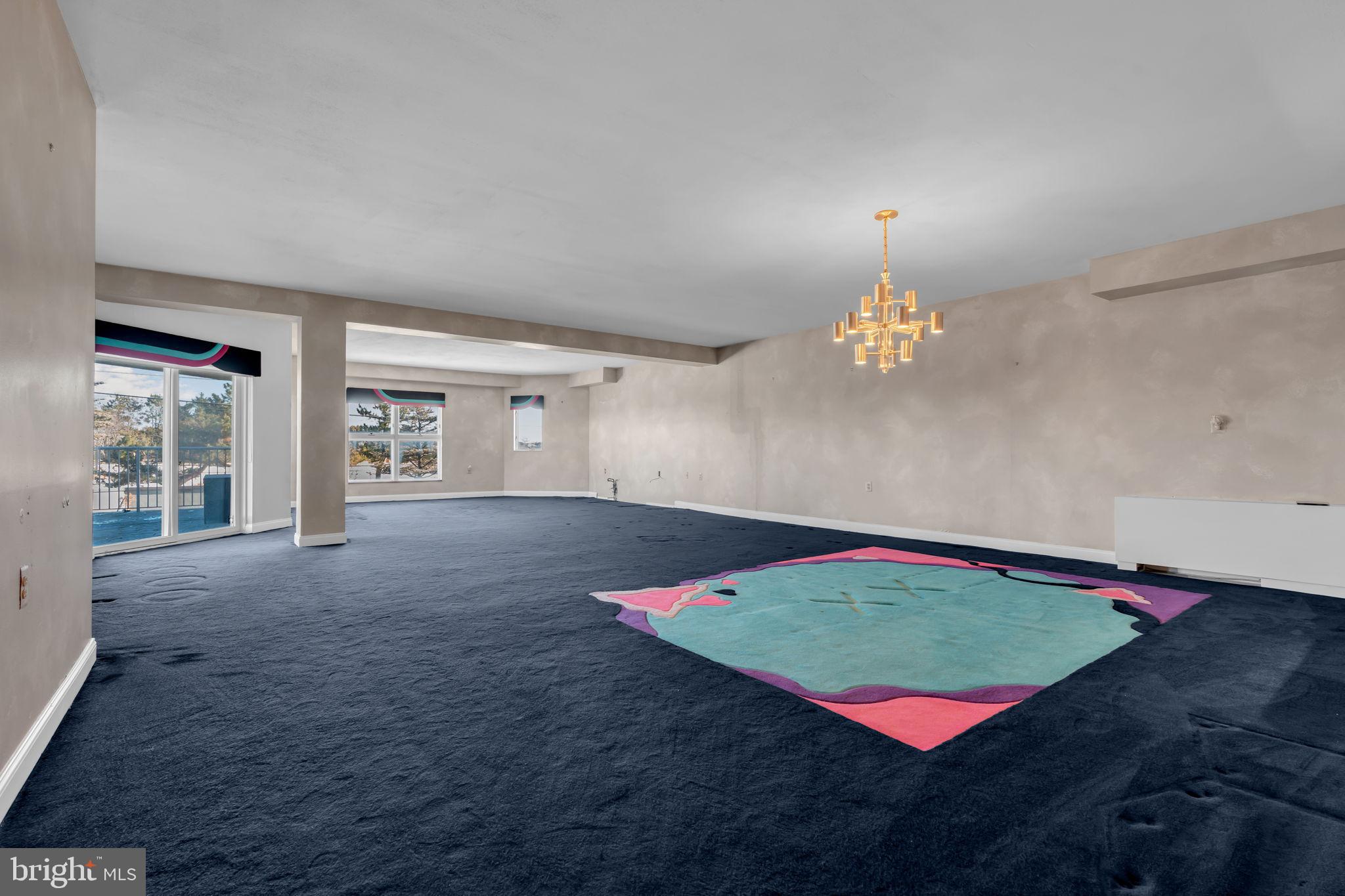 300 OCEAN AVENUE N 1C