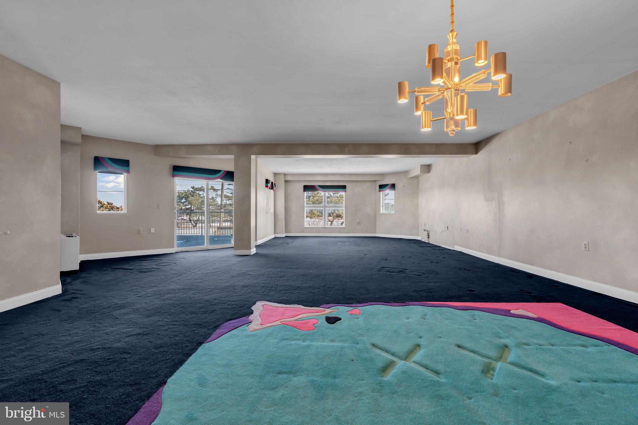 300 OCEAN AVENUE N 1C