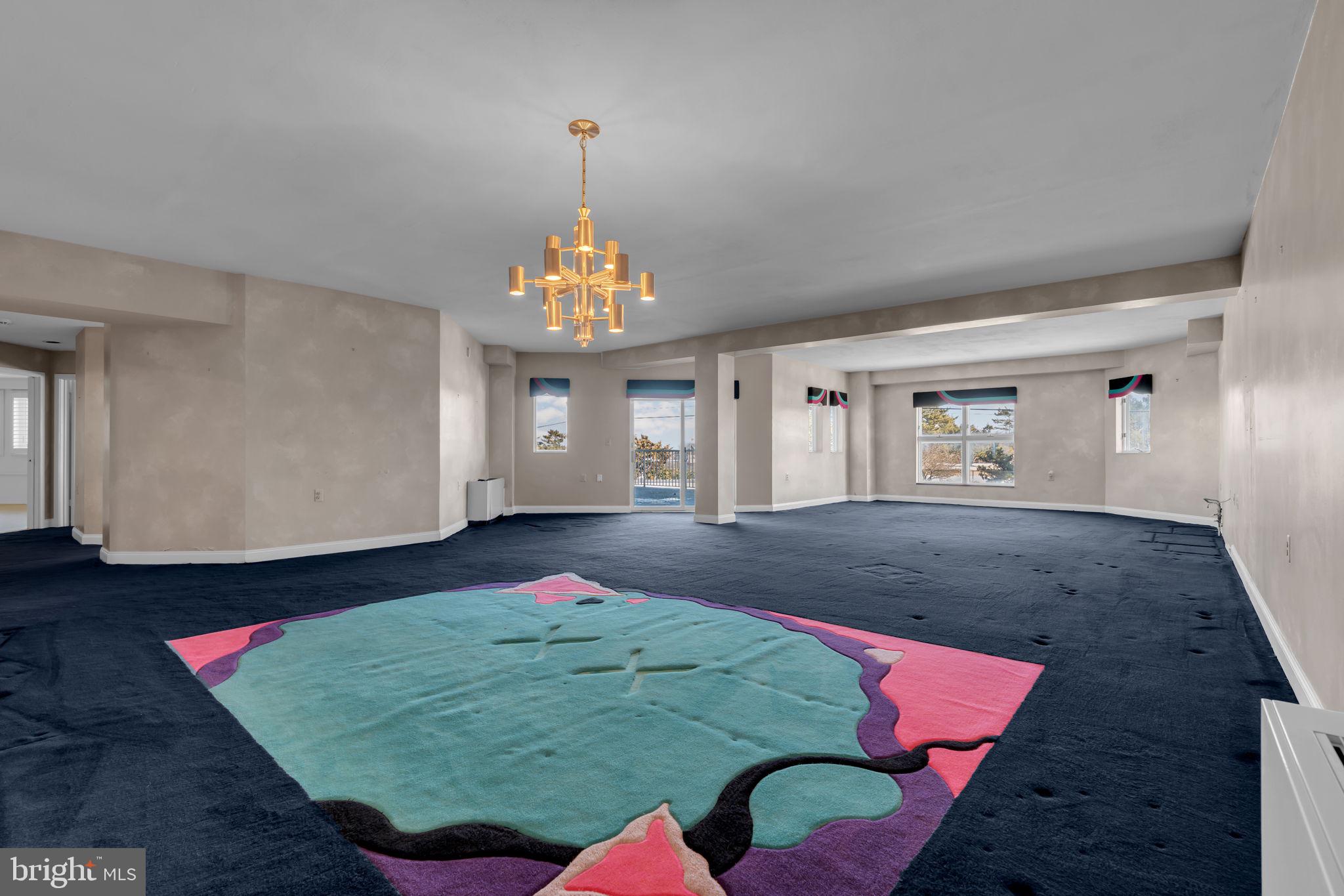 300 OCEAN AVENUE N 1C