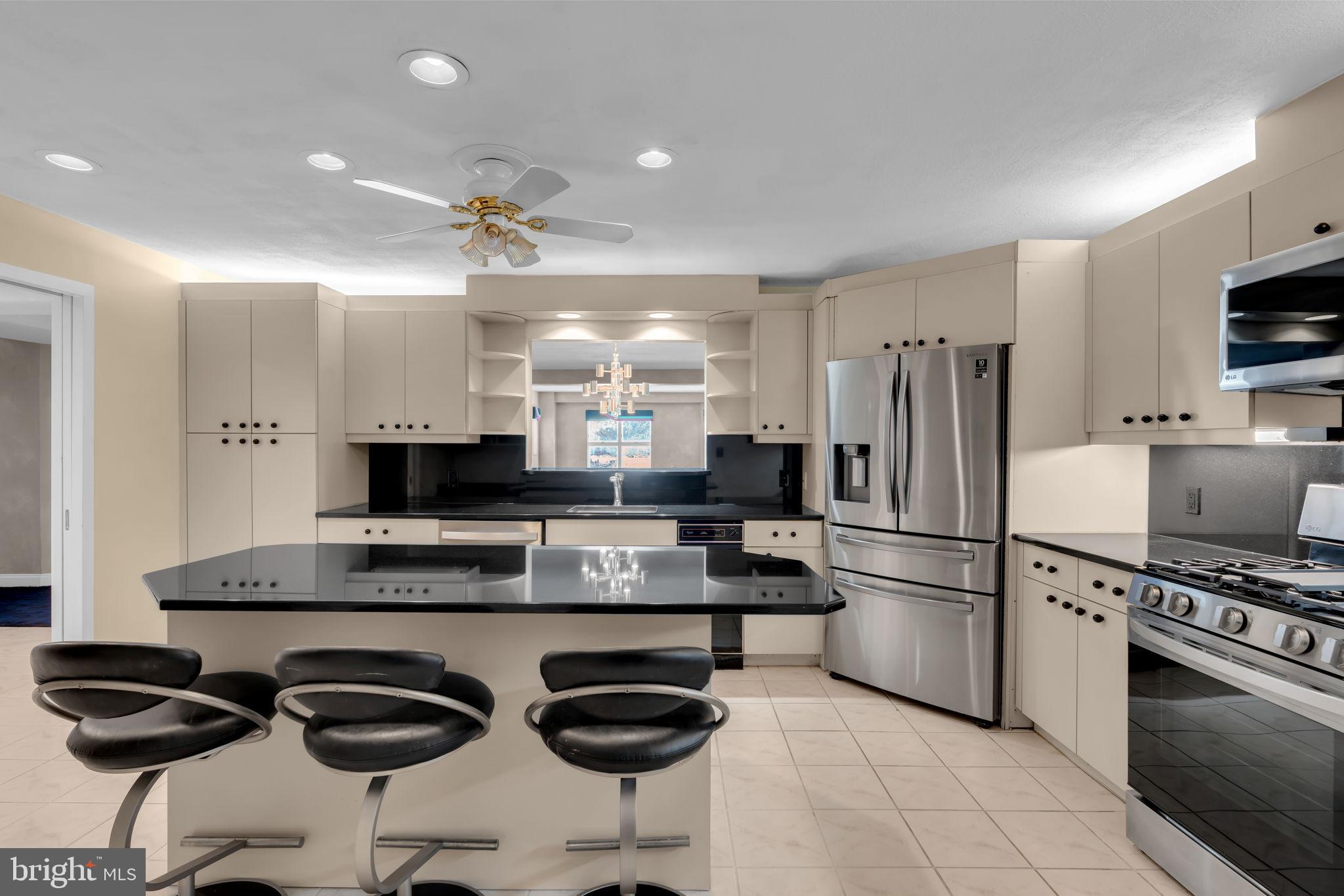 300 OCEAN AVENUE N 1C