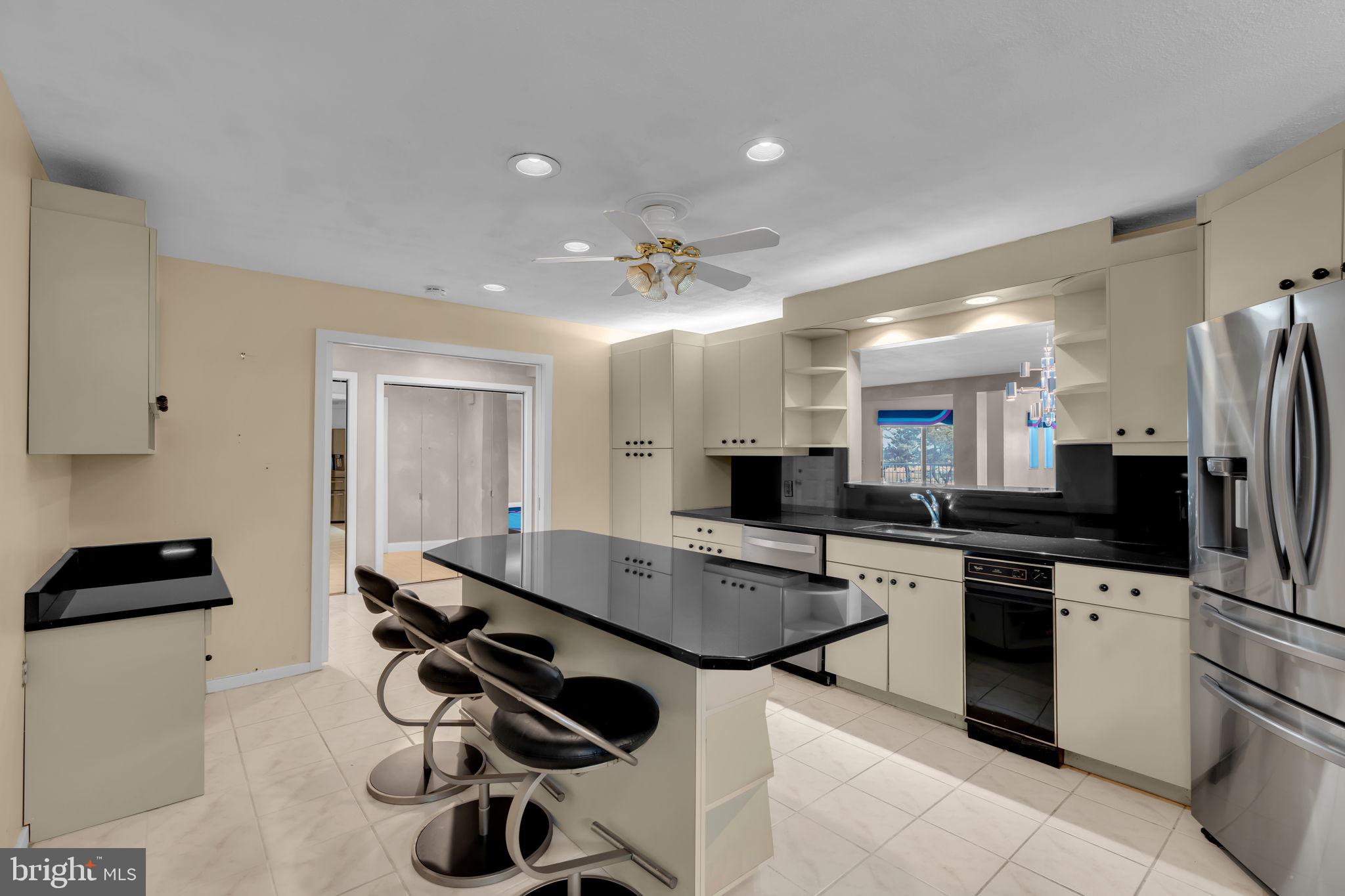 300 OCEAN AVENUE N 1C