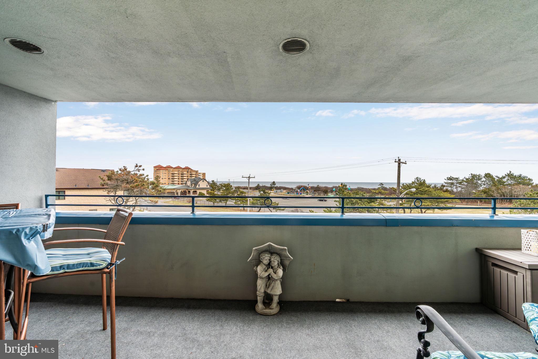 300 OCEAN AVE. N 3 C