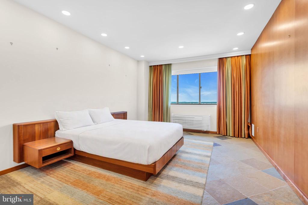 55 OCEAN AVENUE PHB