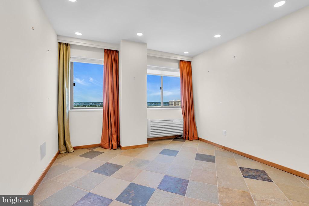 55 OCEAN AVENUE PHB