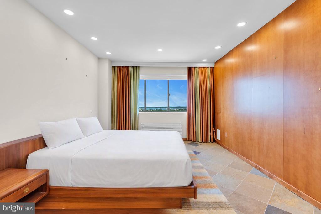 55 OCEAN AVENUE PHB