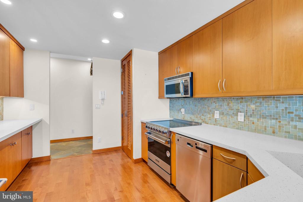 55 OCEAN AVE. PH A