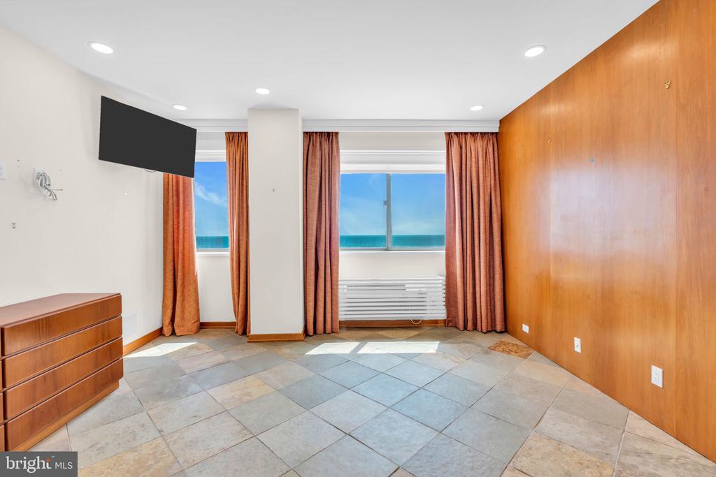 55 OCEAN AVE. PH A