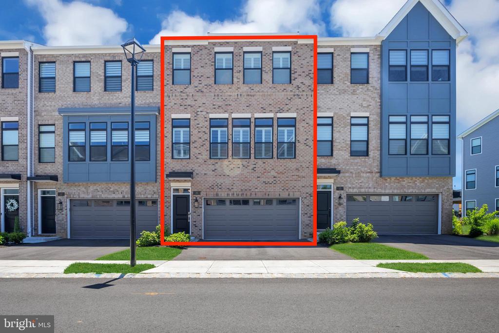 15 LINDER COURT