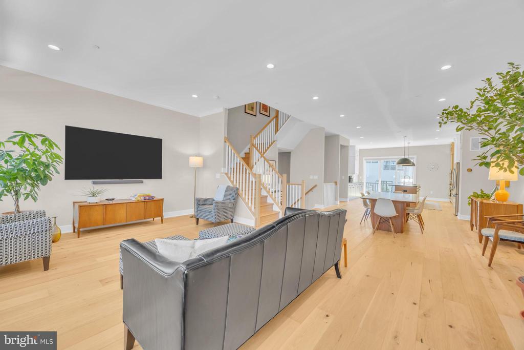 15 LINDER COURT