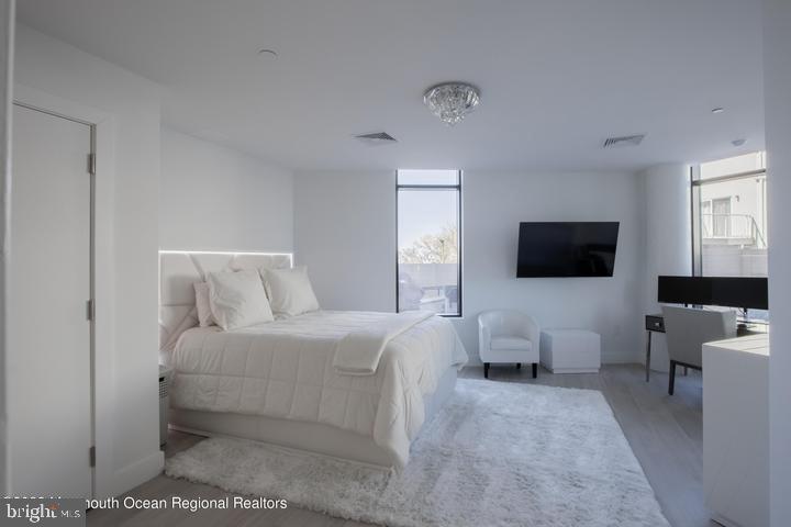 350 OCEAN AVENUE Unit: 205